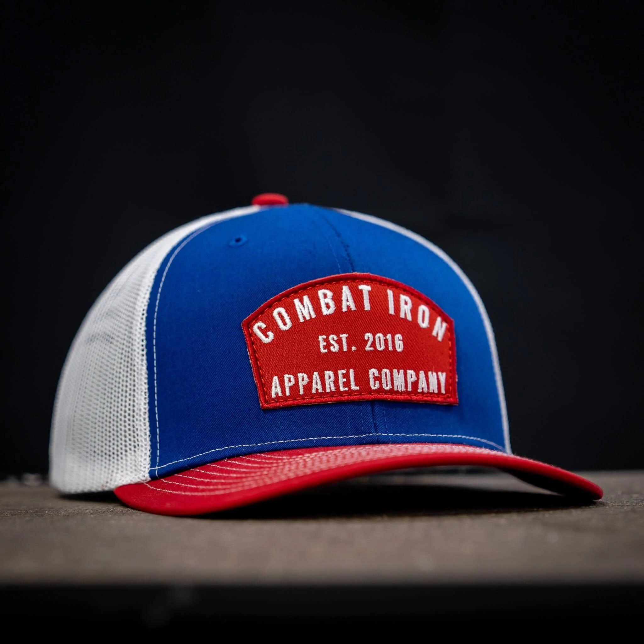 Arched Red Patch Mid-Profile Mesh Snapback Hat - Image 5