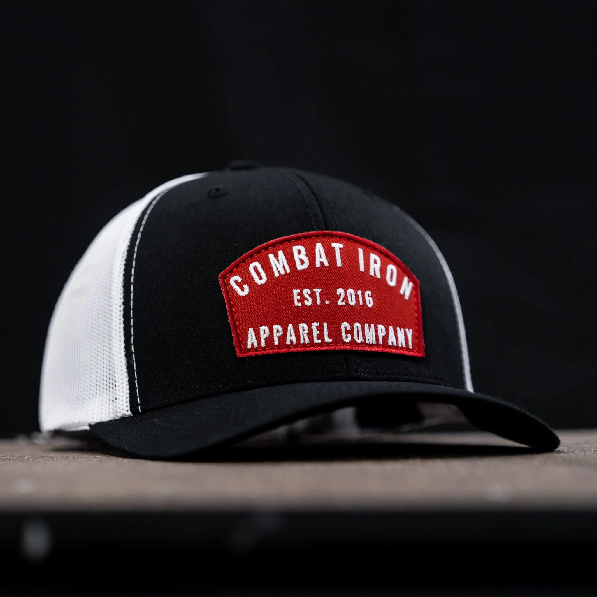 Arched Red Patch Mid-Profile Mesh Snapback Hat - Image 8