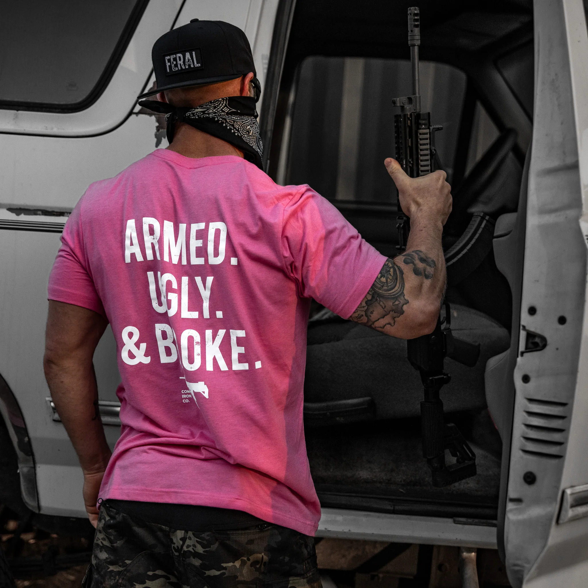 Armed. Ugly. & Broke. Men's T-Shirt - Image 13