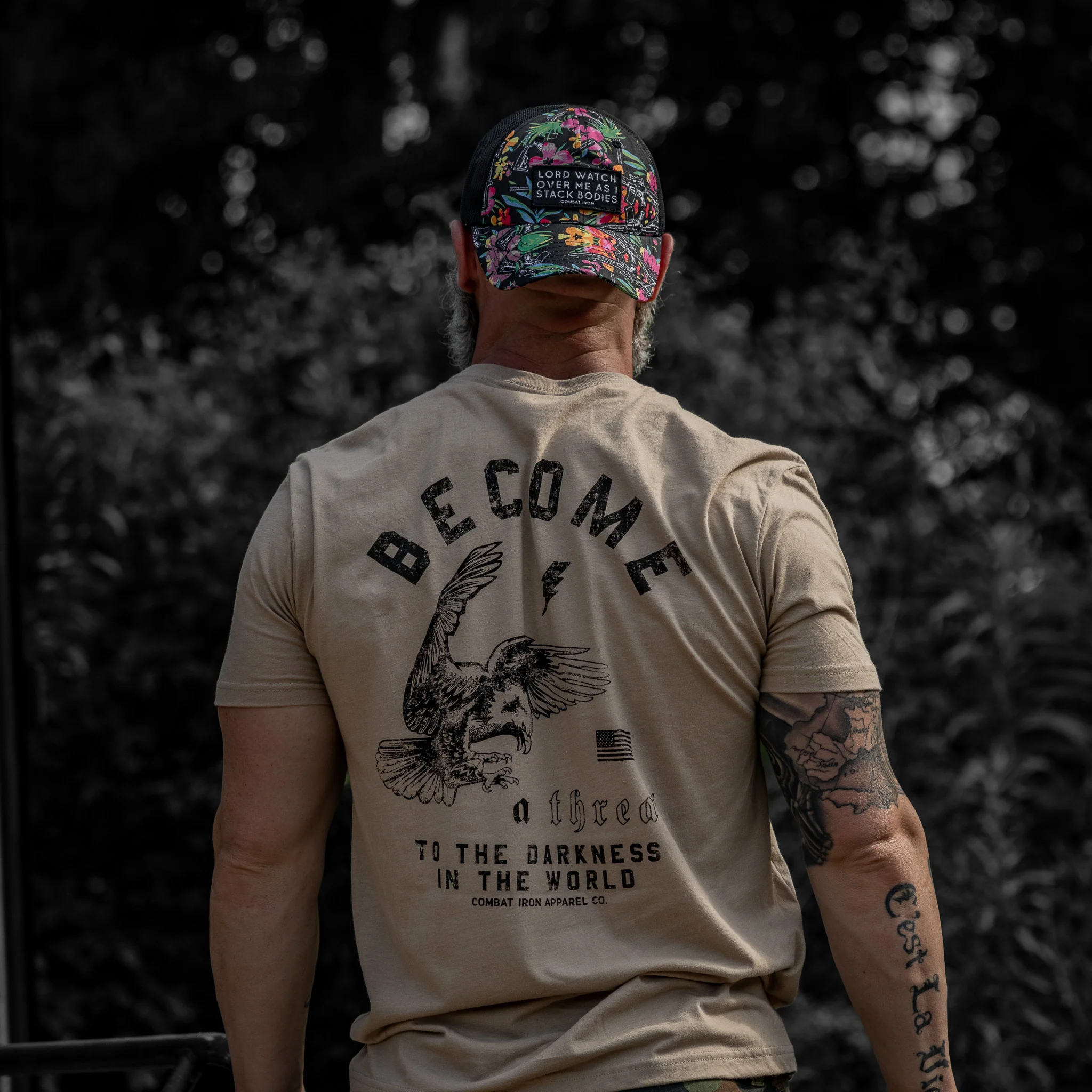 Become A Threat To The Darkness Men's T-Shirt - Image 3