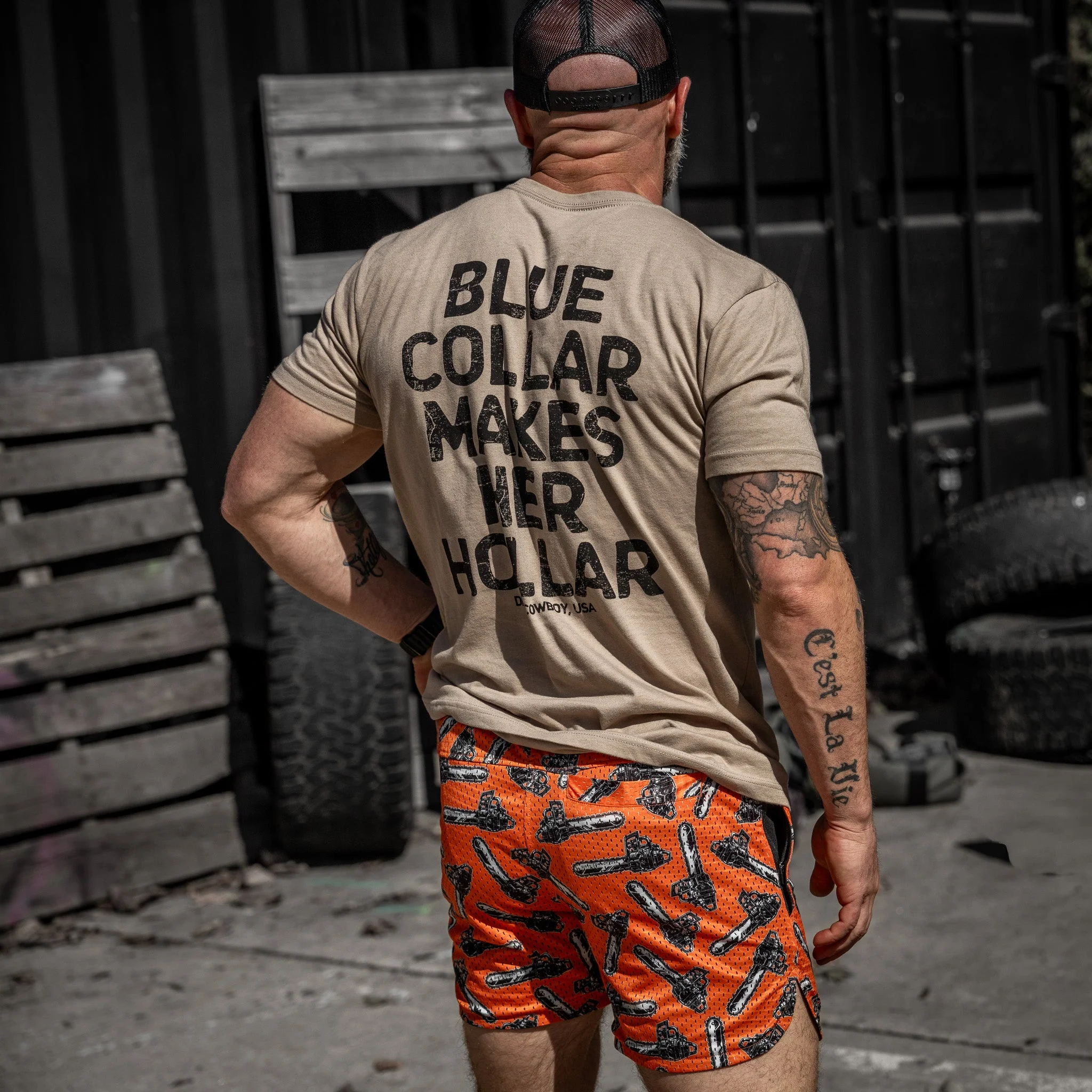 Blue Collar Makes Her Hollar Men's T-Shirt - Image 17