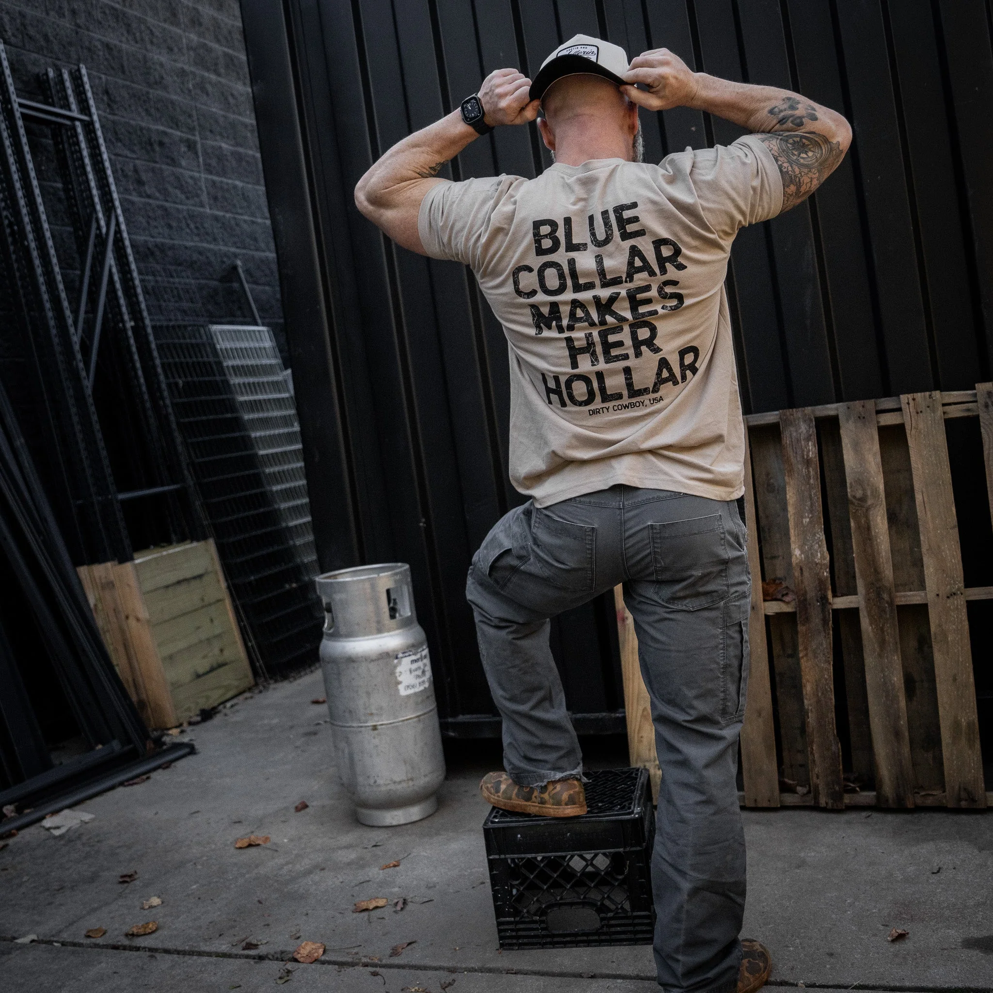 Blue Collar Makes Her Hollar Men's T-Shirt - Image 25