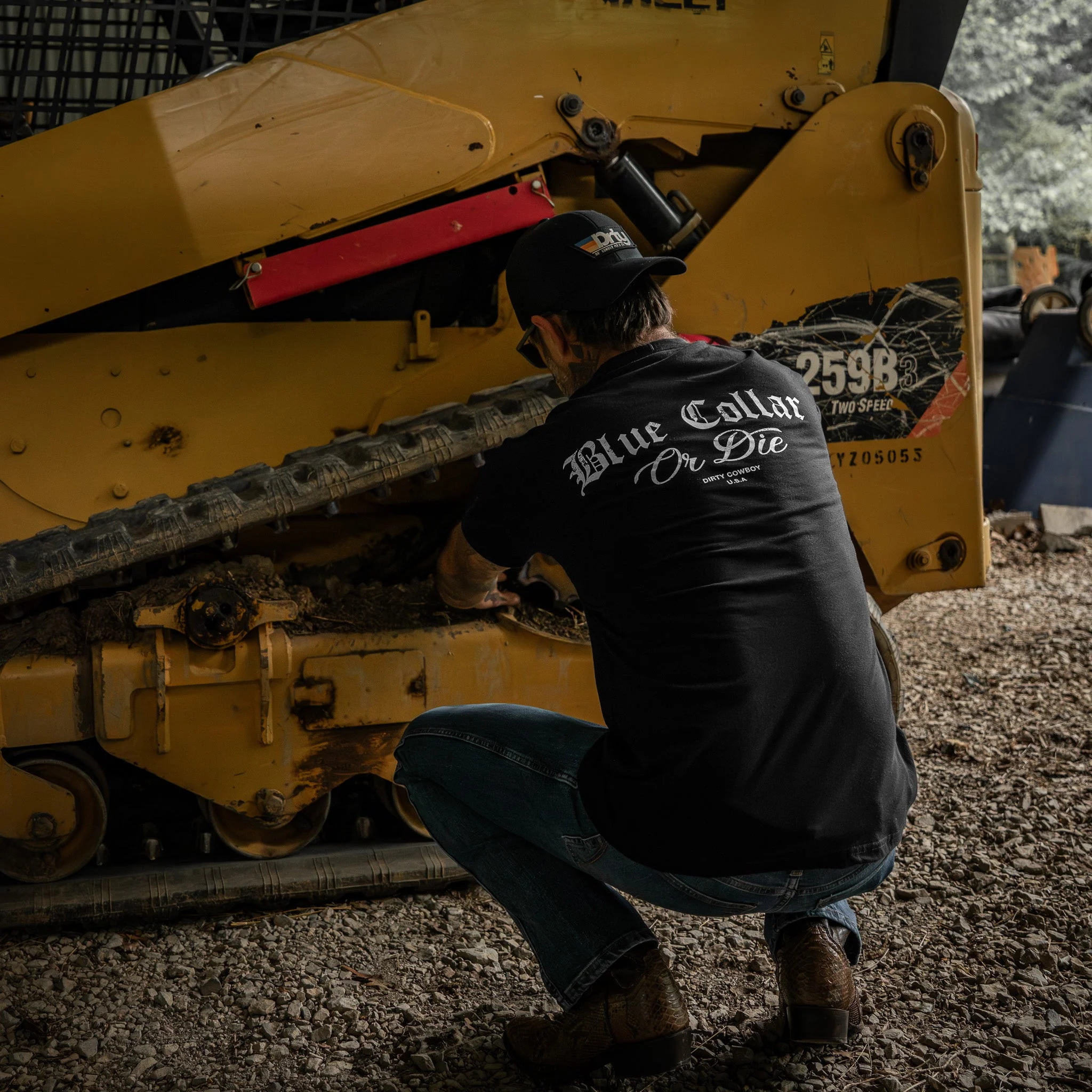Blue Collar Or Die Men's T-Shirt - Image 4