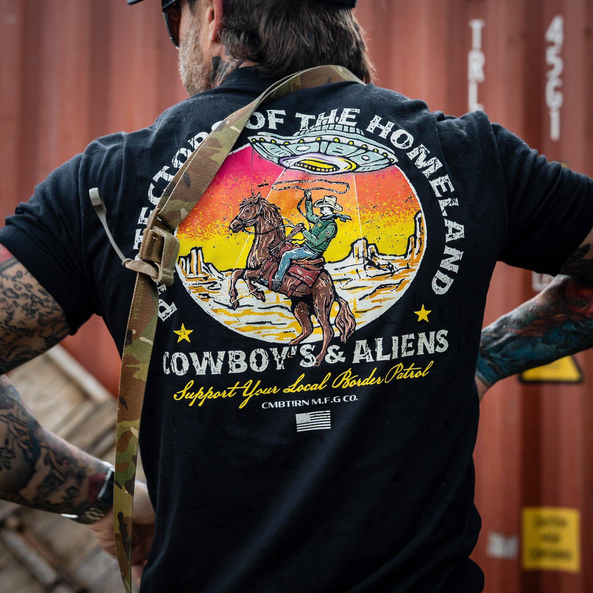 Border Patrol | Cowboy's & Aliens Men's T-Shirt - Image 3