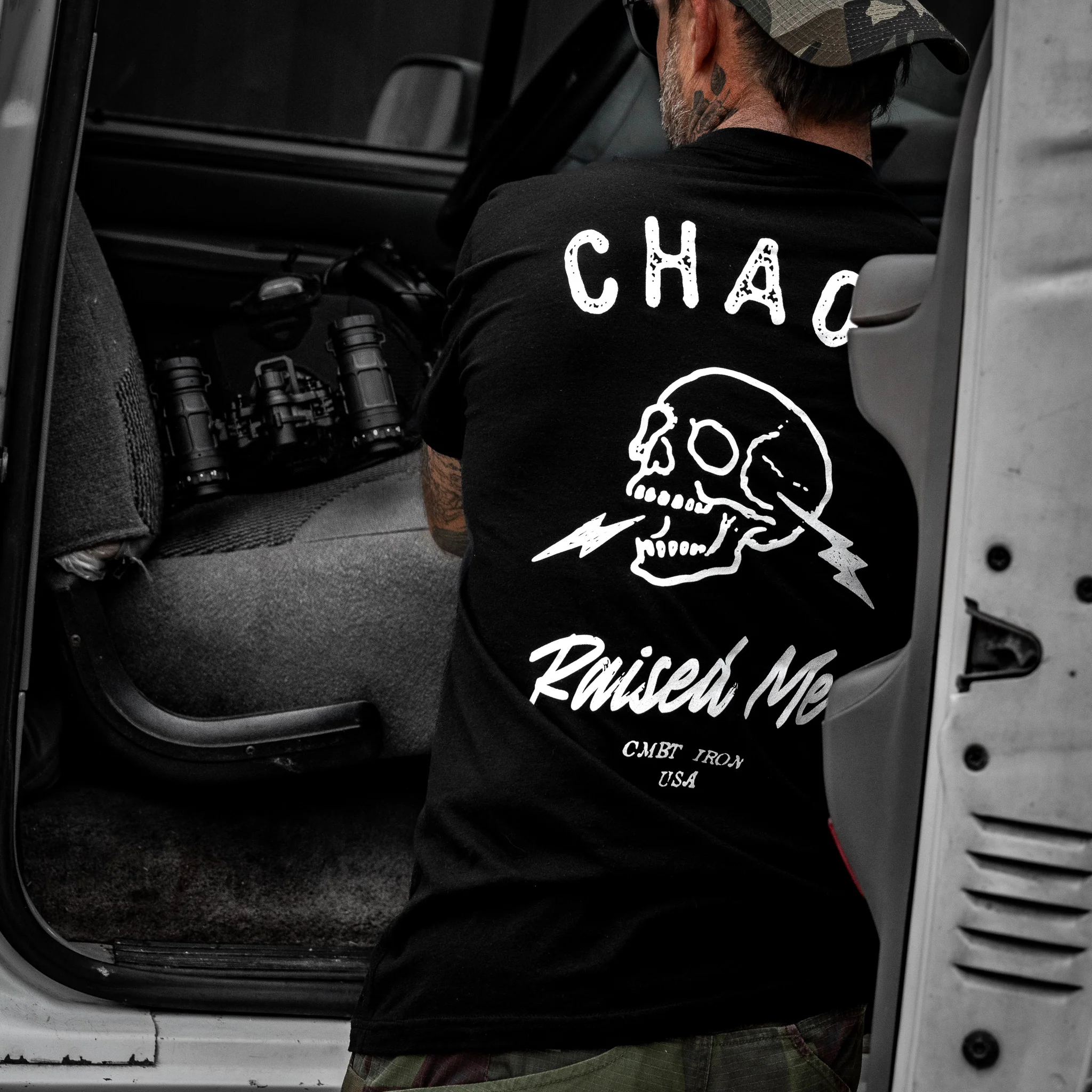 Chaos Raised Me Men's T-Shirt - Image 6