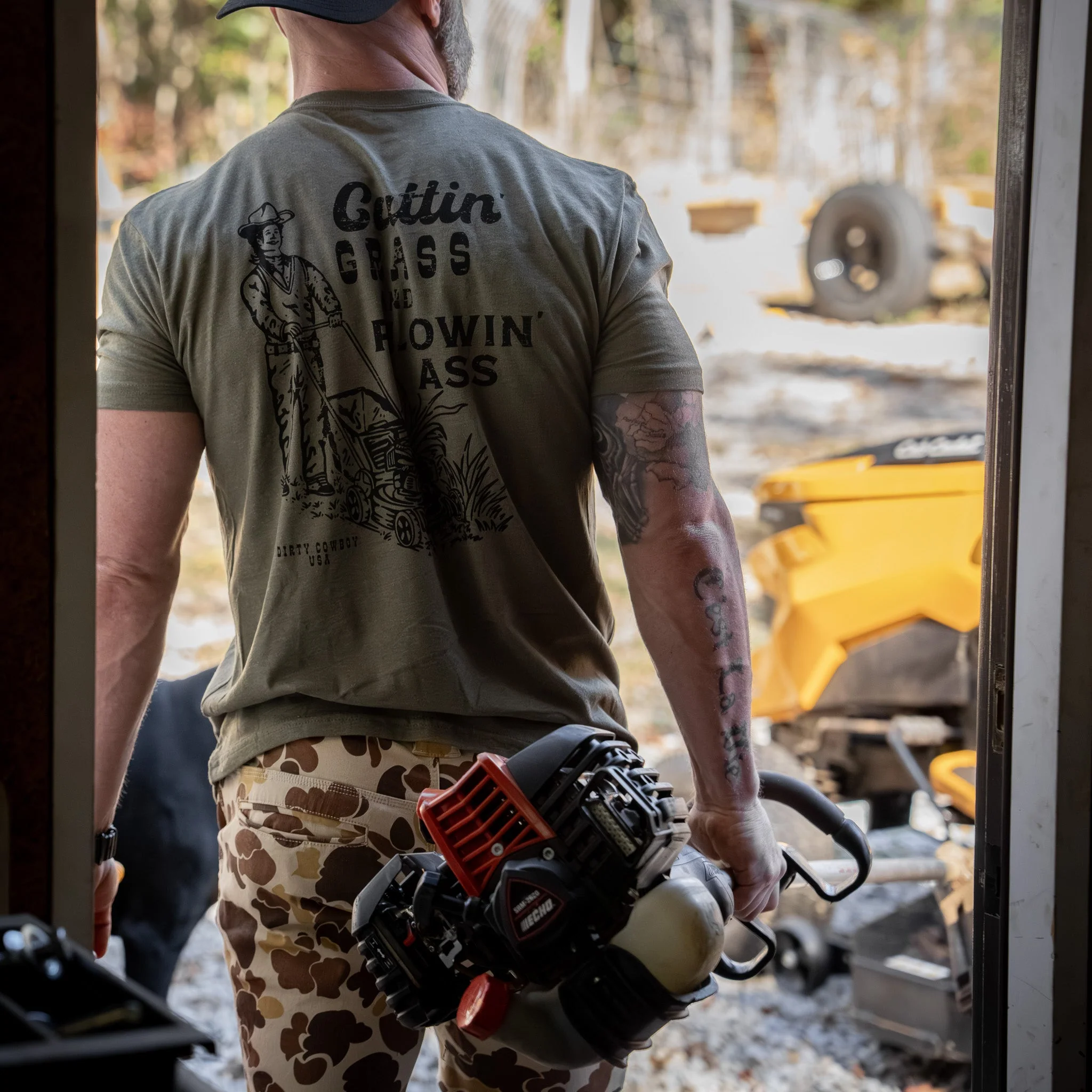 Cutting Grass & Plowin' Ass Men's T-Shirt - Image 17