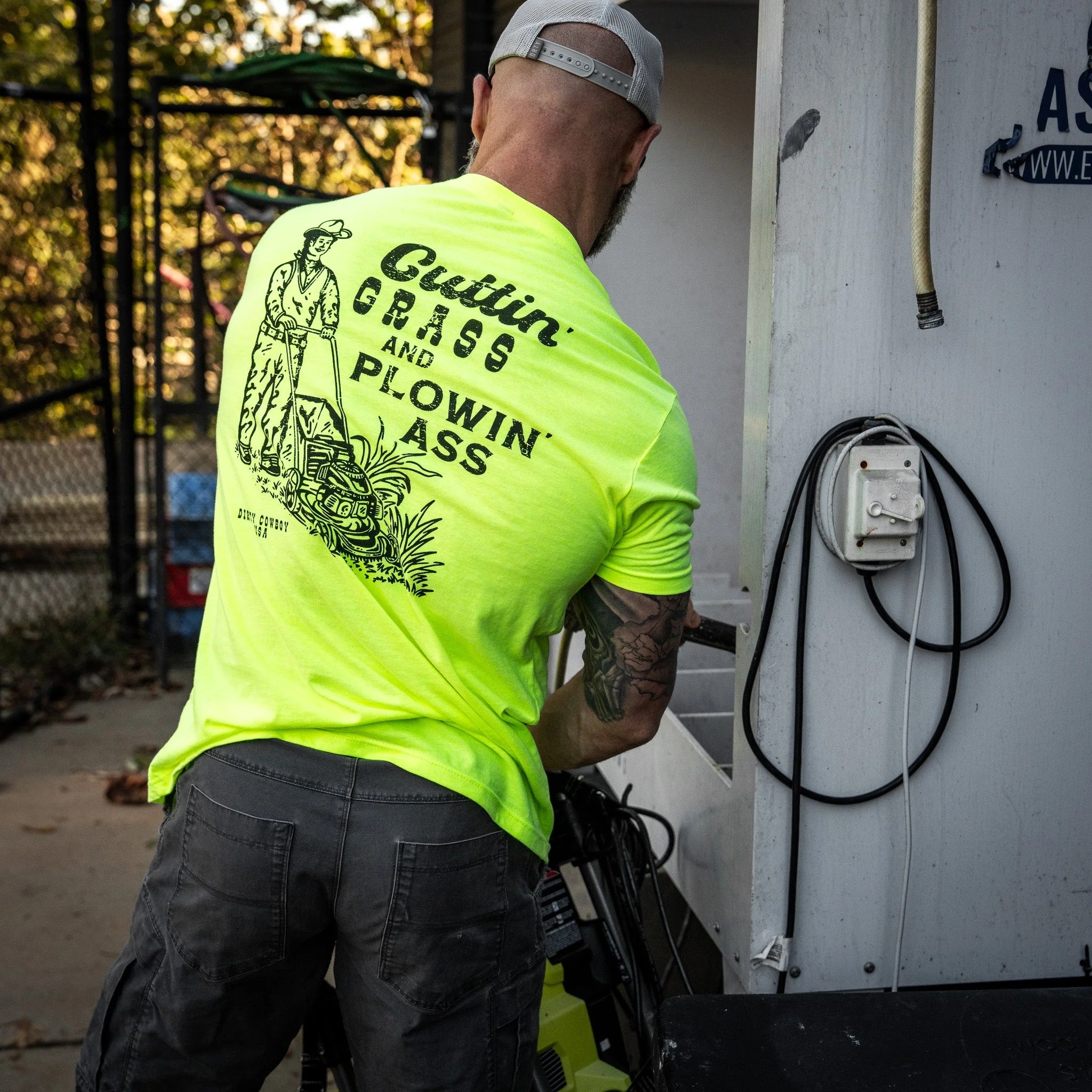 Cutting Grass & Plowin' Ass Men's T-Shirt - Image 8