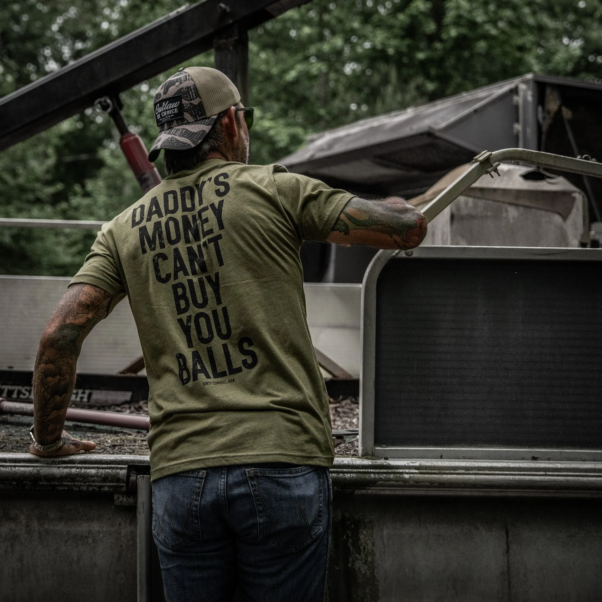 Daddy's Money Can't Buy You Balls Men's T-Shirt - Image 13