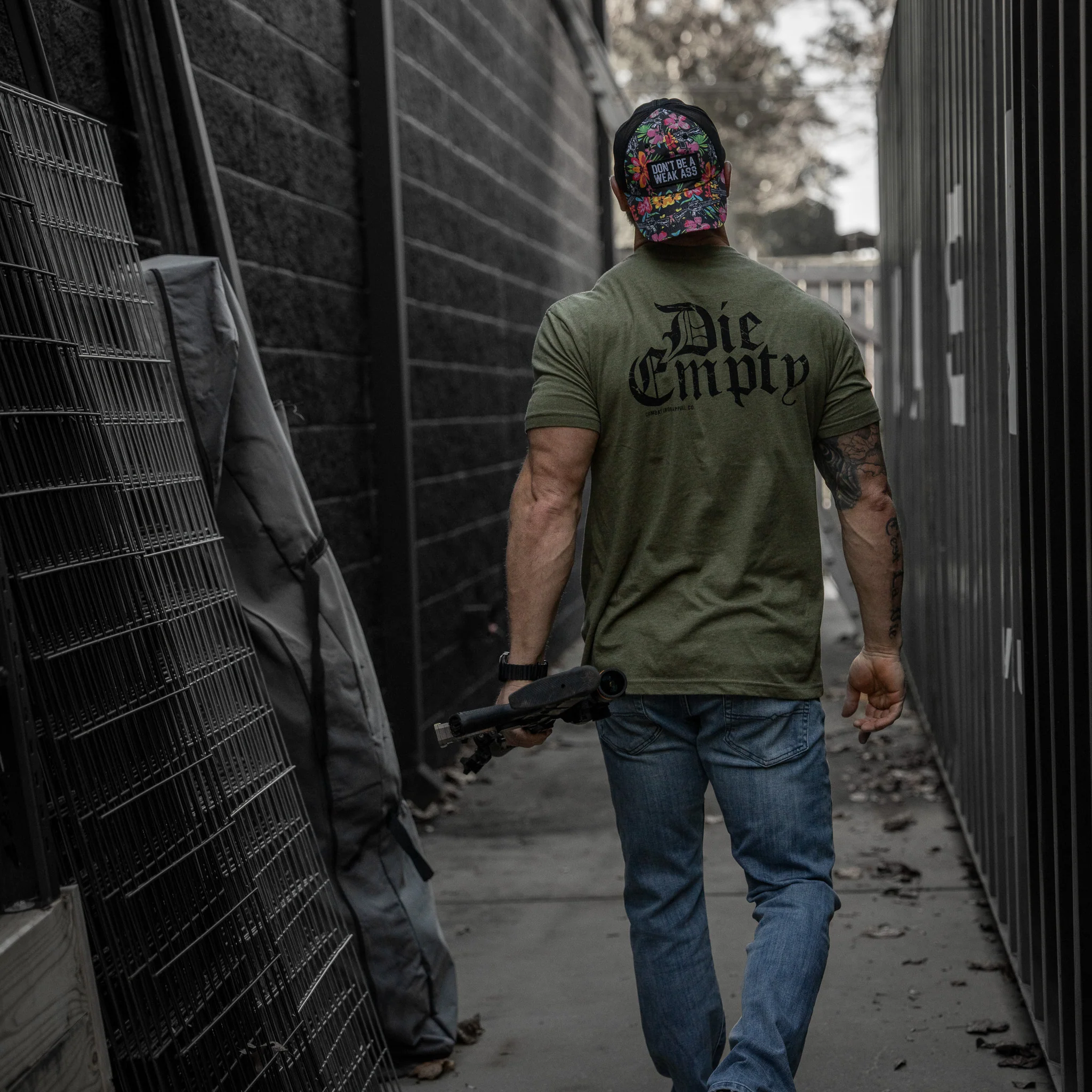 Die Empty Men's T-Shirt - Image 4