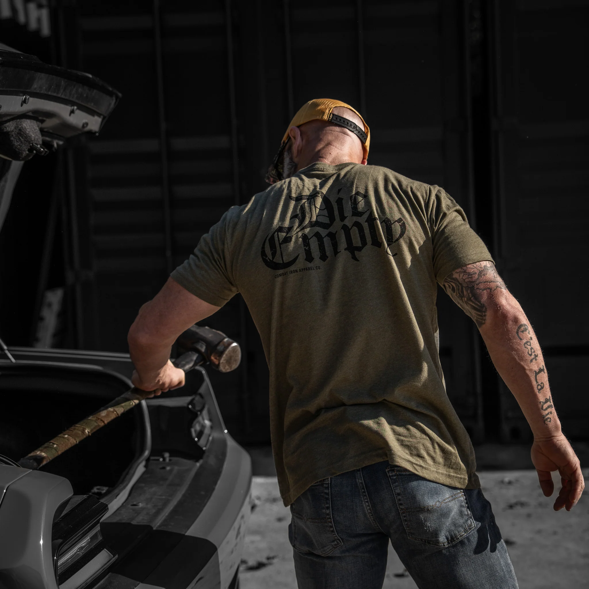 Die Empty Men's T-Shirt - Image 6