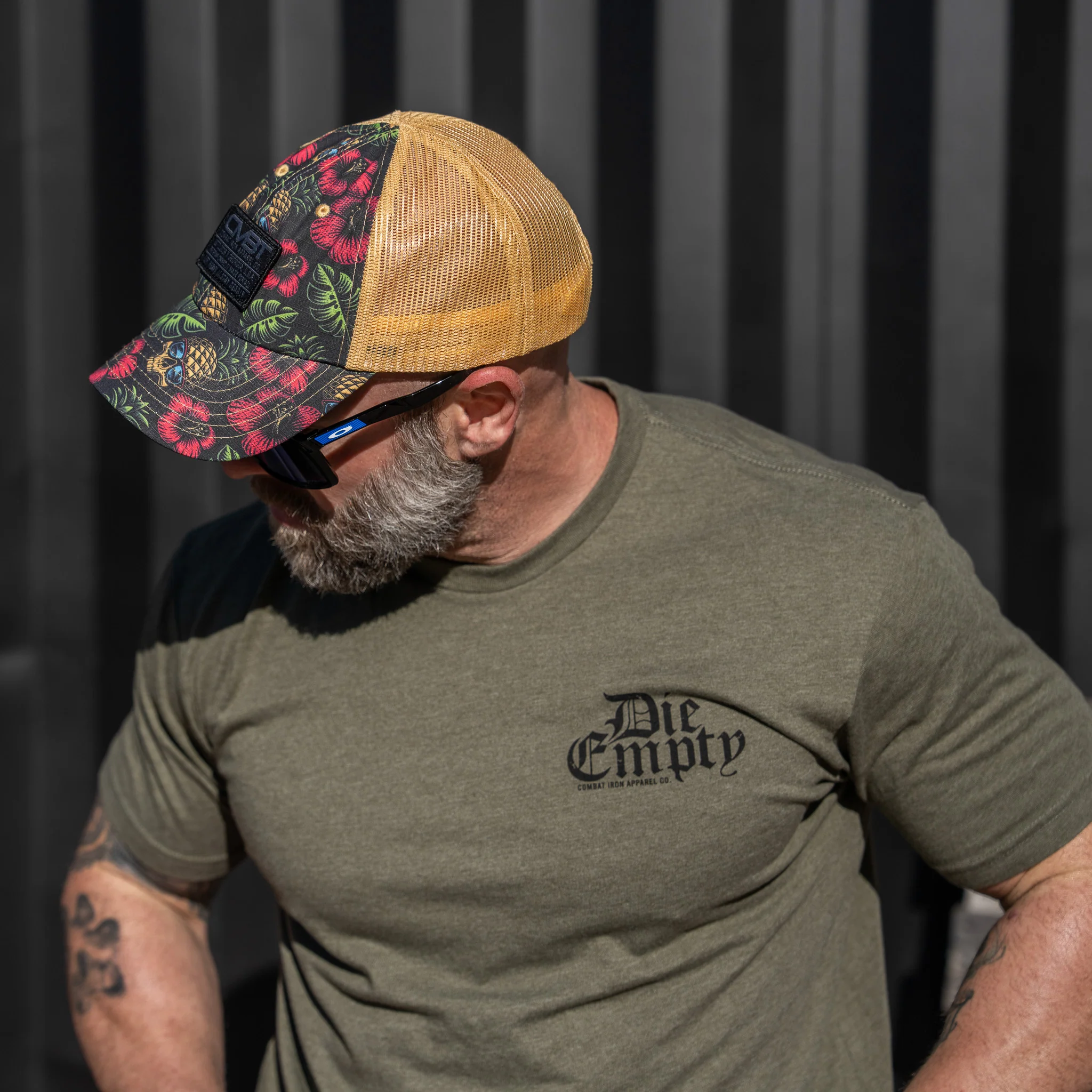 Die Empty Men's T-Shirt - Image 7