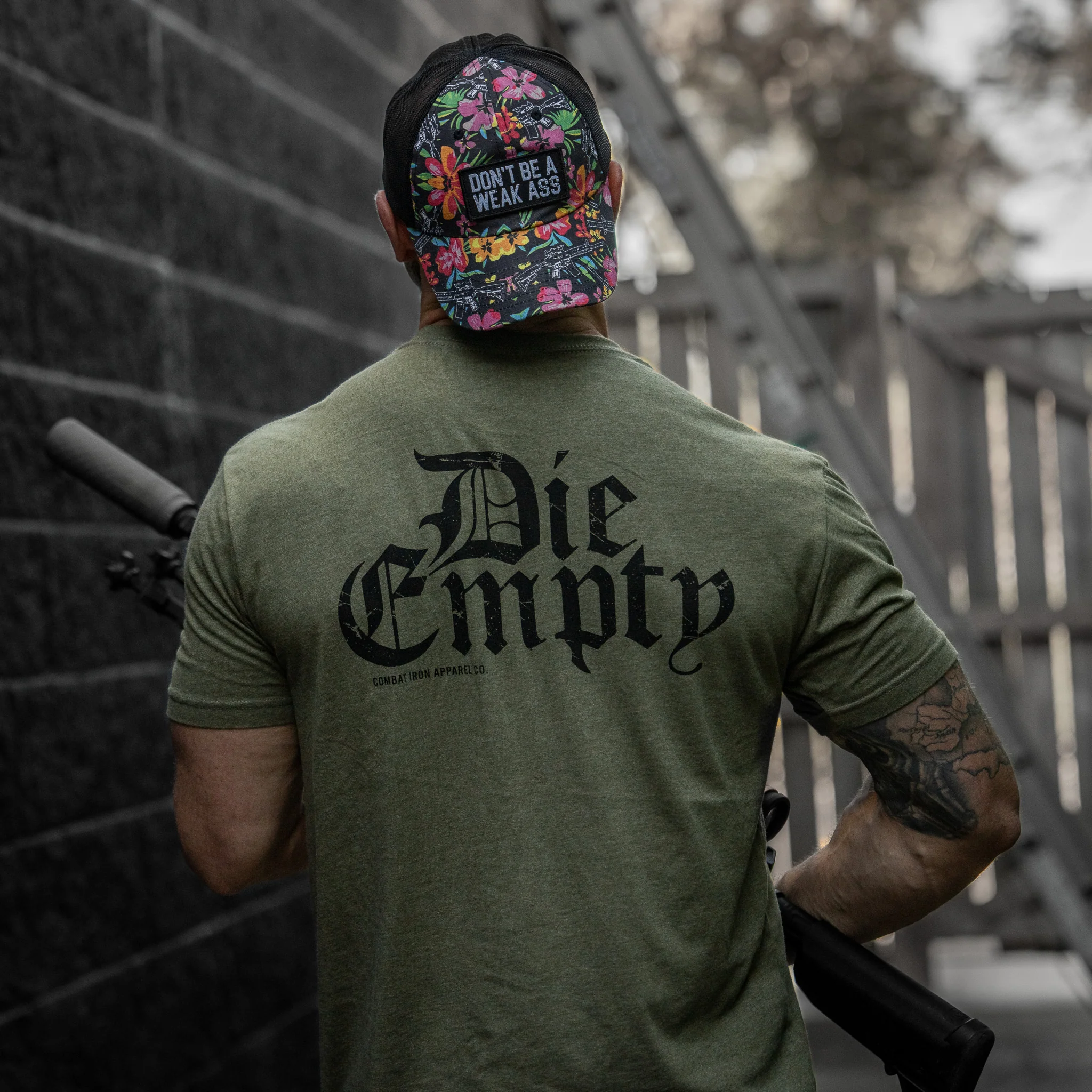 Die Empty Men's T-Shirt - Image 8