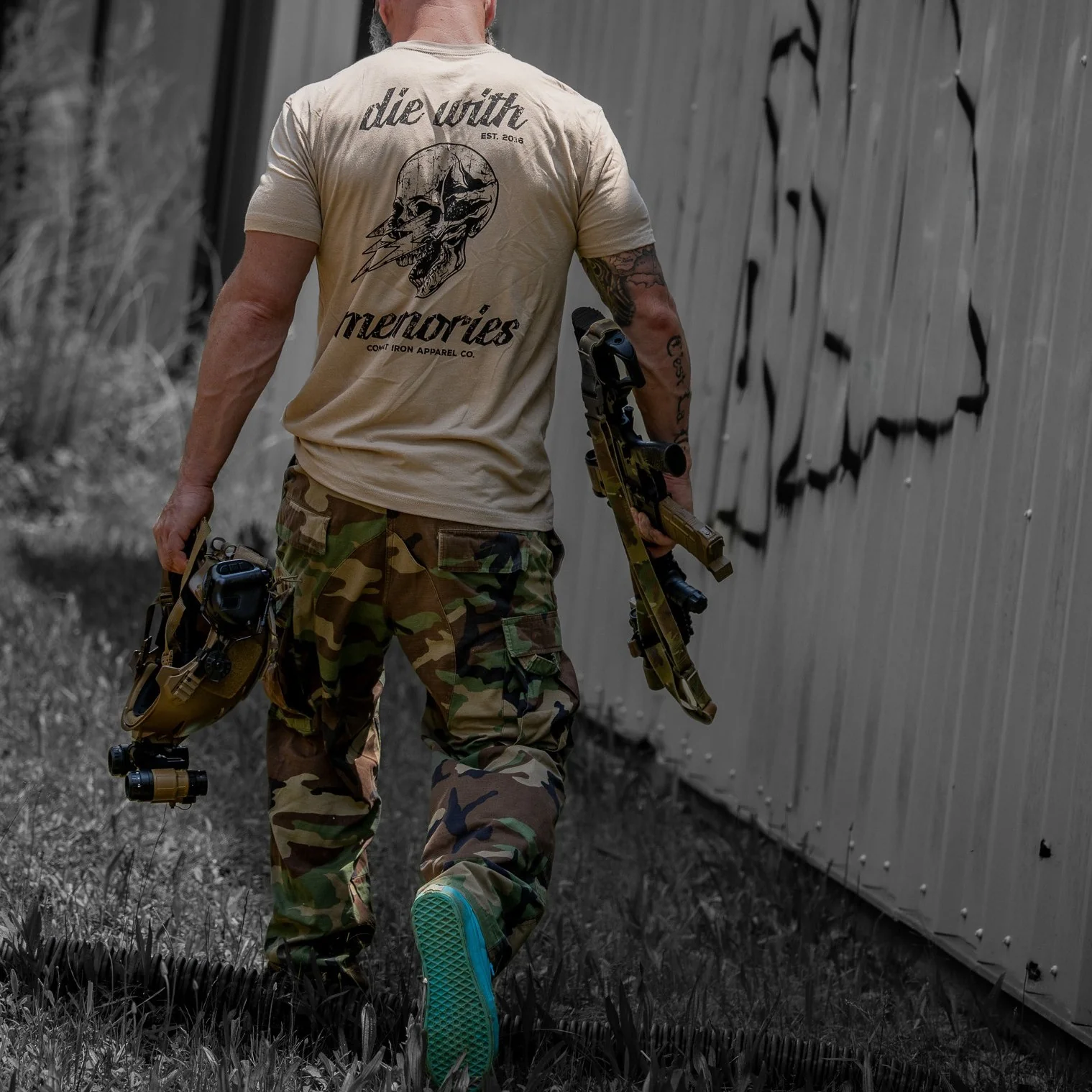 Die With Memories Men's T-Shirt - Image 15