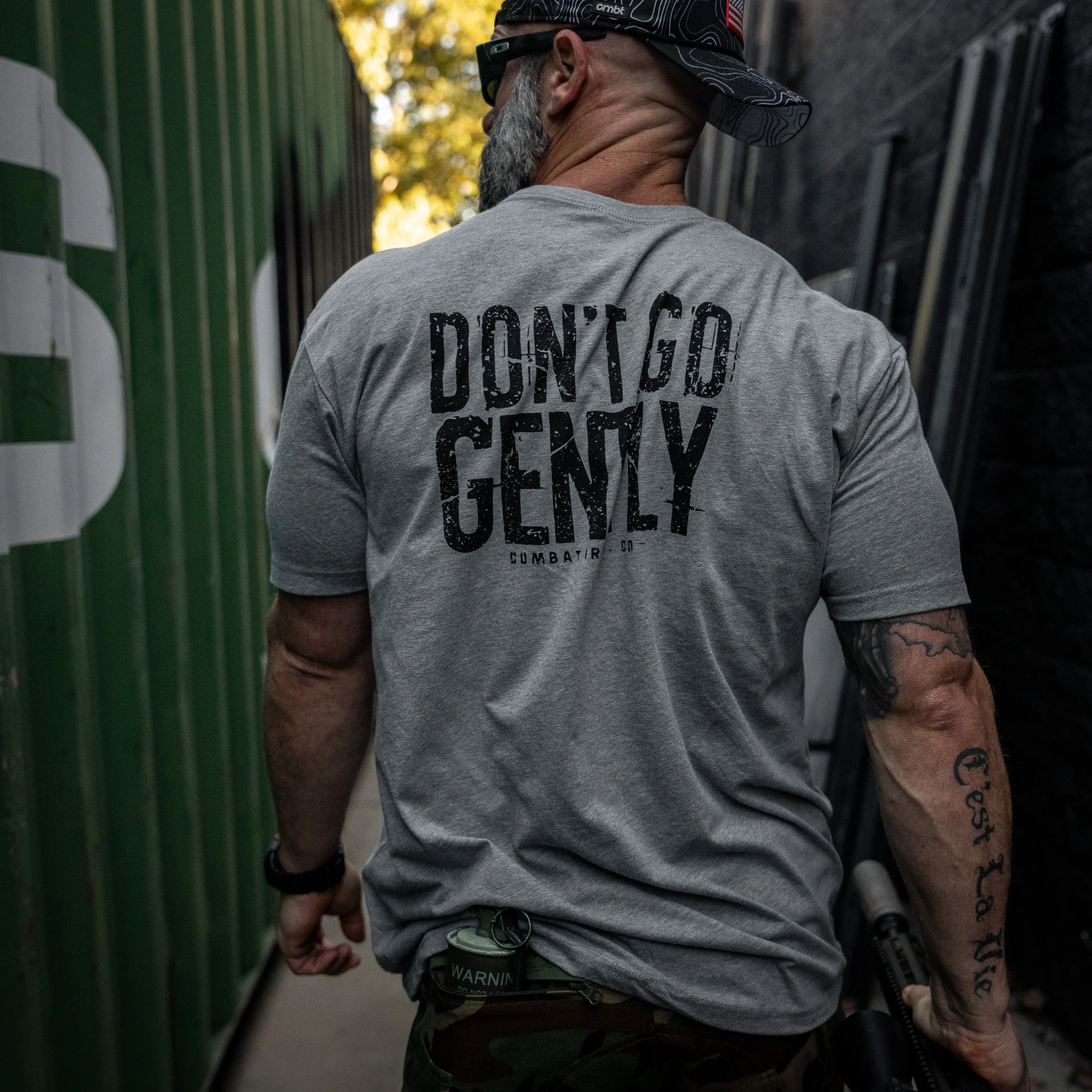 Don't Go Gently Men's T-Shirt - Image 10