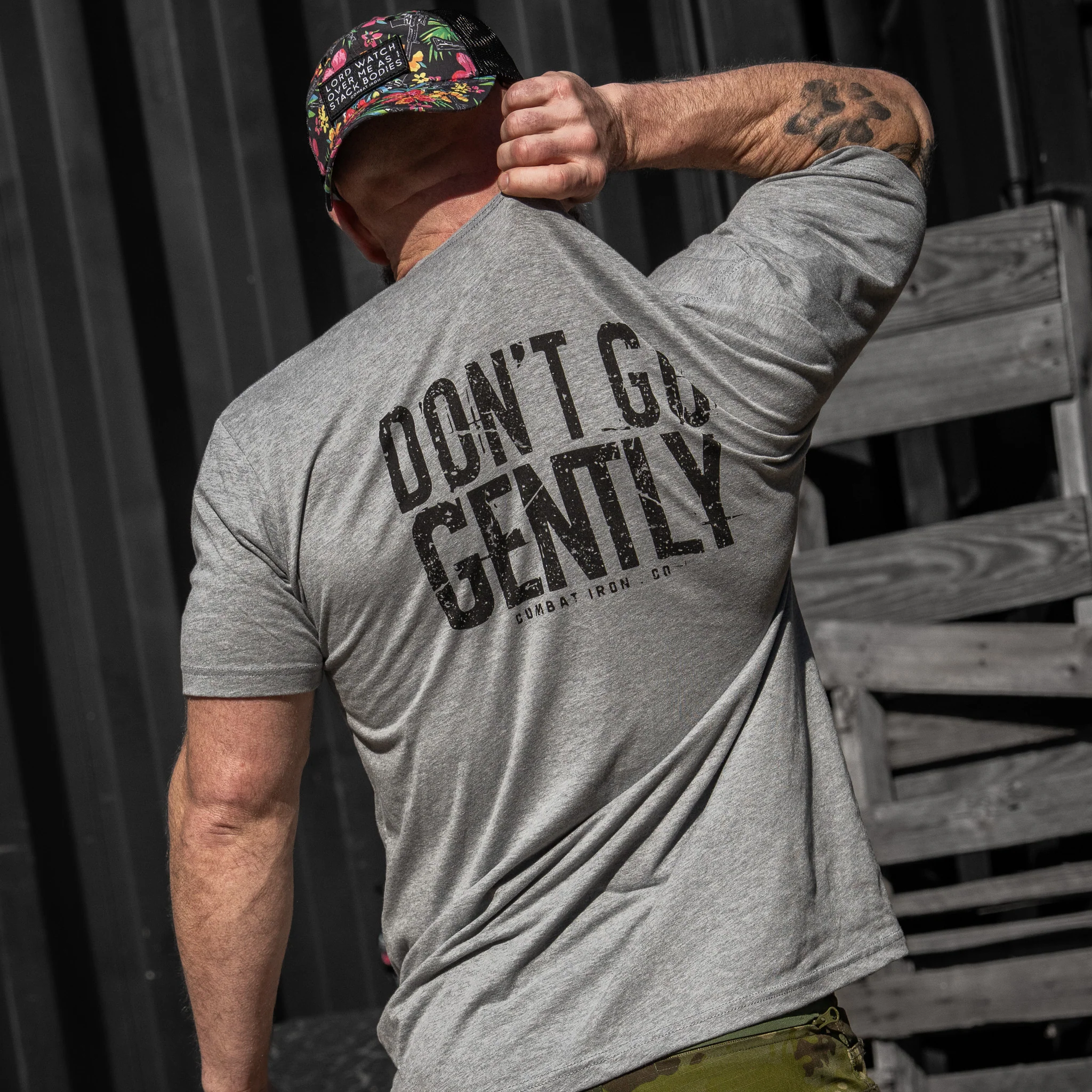 Don't Go Gently Men's T-Shirt - Image 12