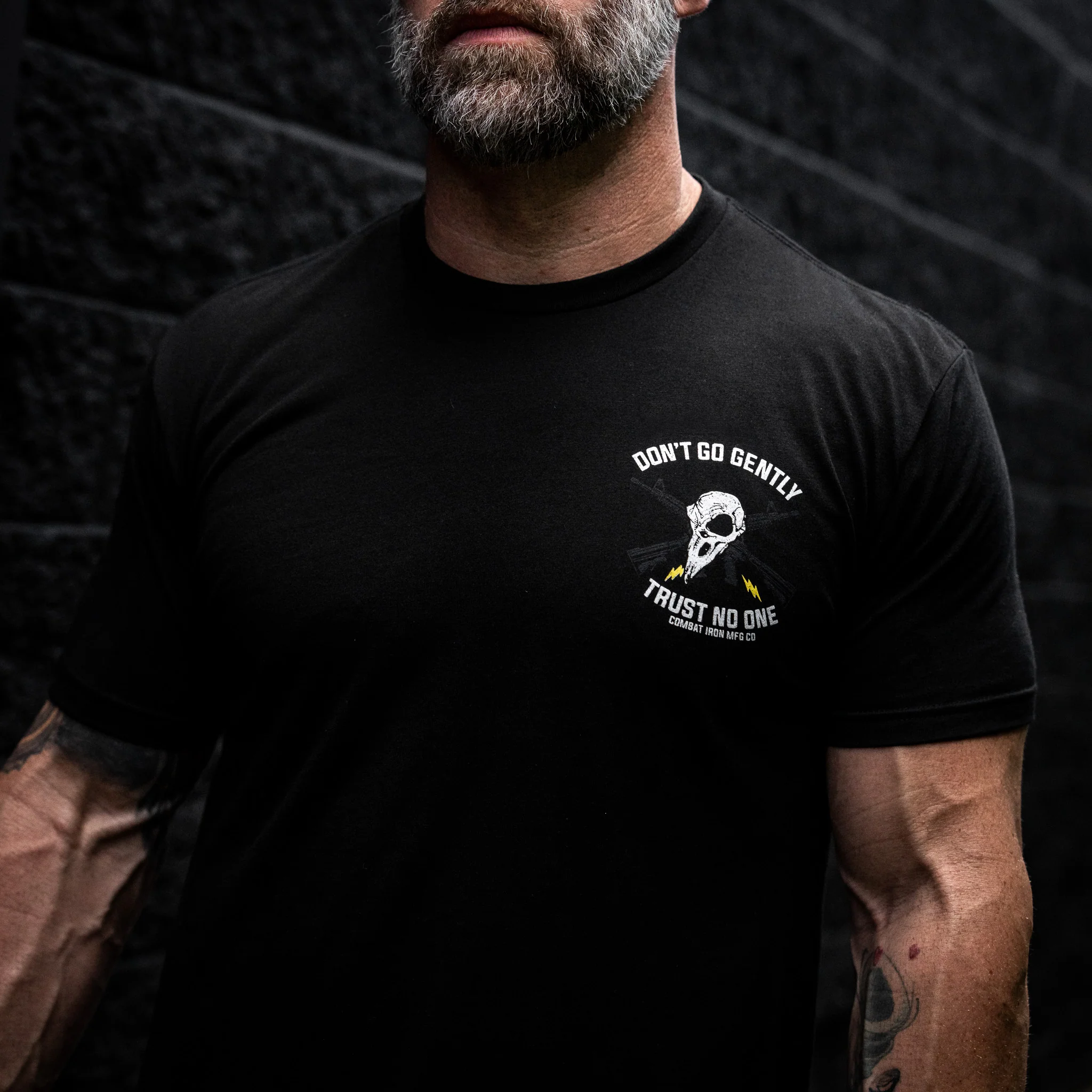 Don't Go Gently. Trust No One Men's T-Shirt - Image 10