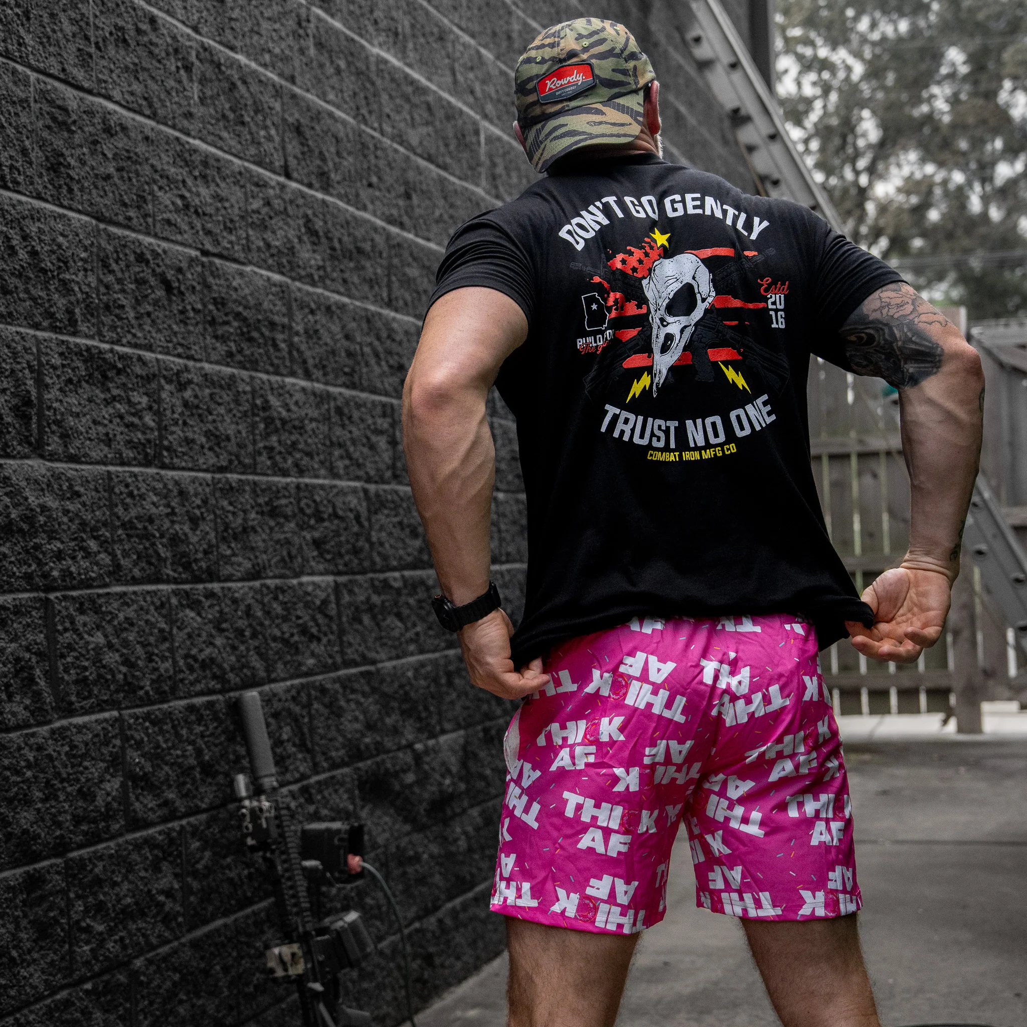 Don't Go Gently. Trust No One Men's T-Shirt - Image 9