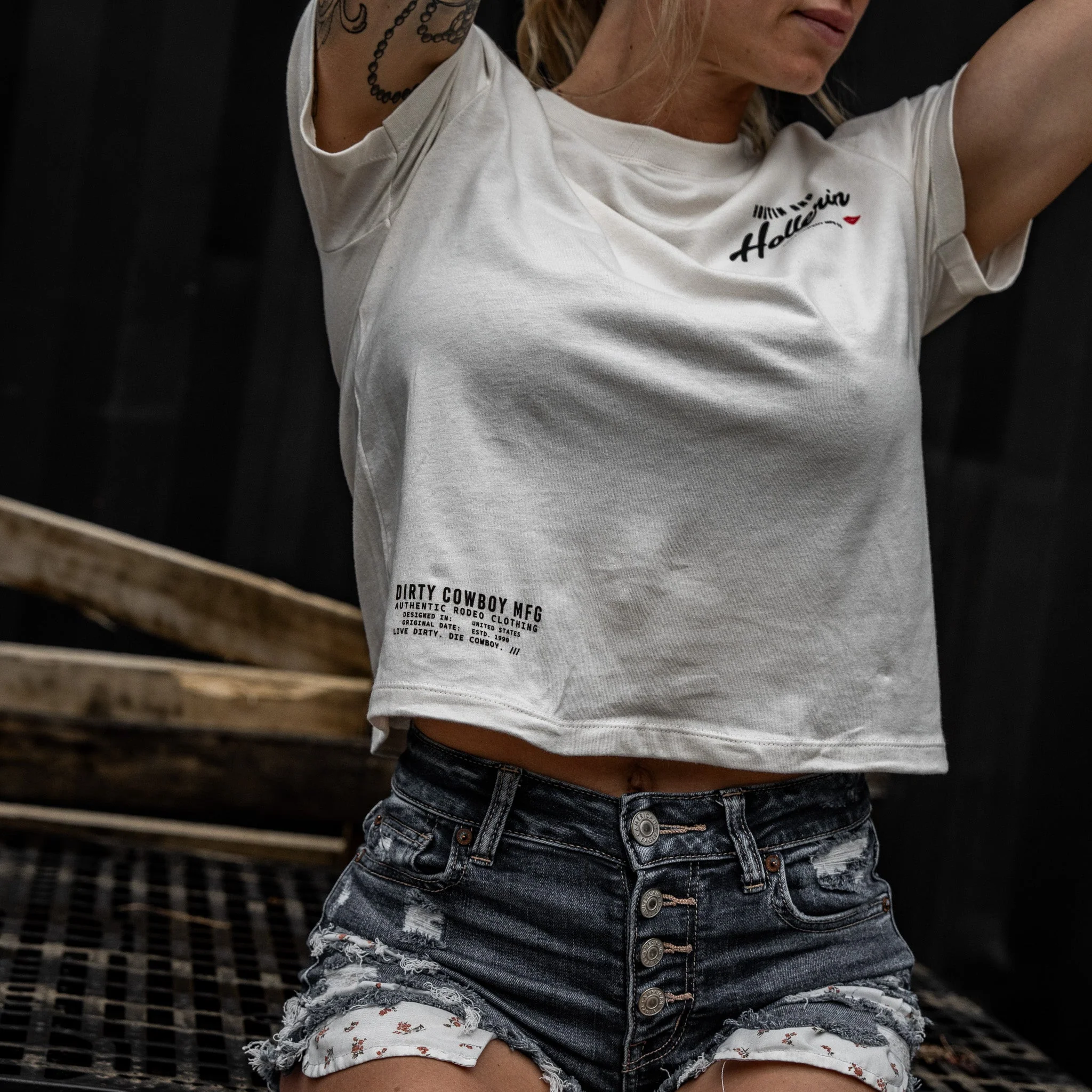 Hootin And Hollerin' Ladies Cropped T-Shirt - Image 4