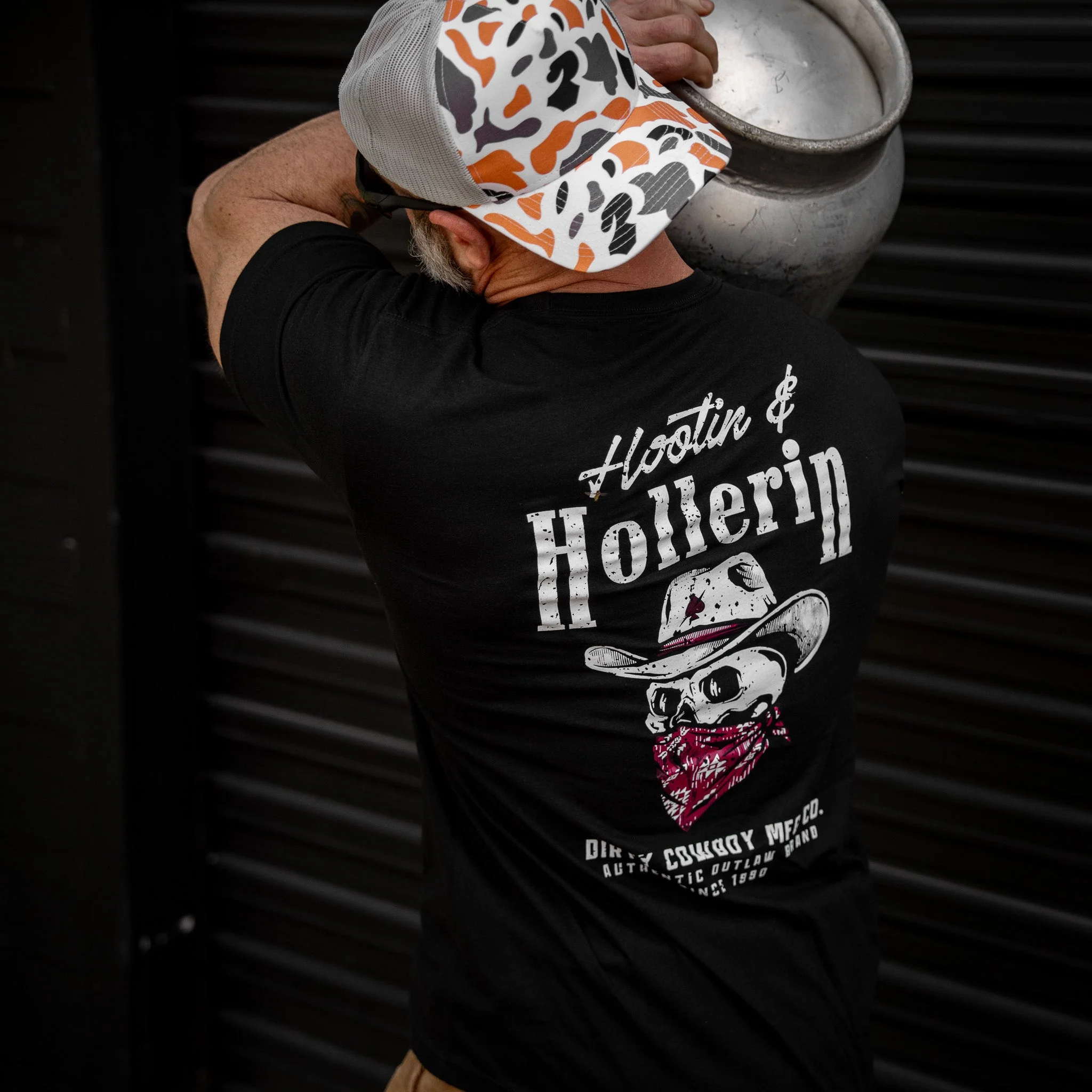 Hootin' And Hollern' Cowboy Skull Men's T-Shirt - Image 11
