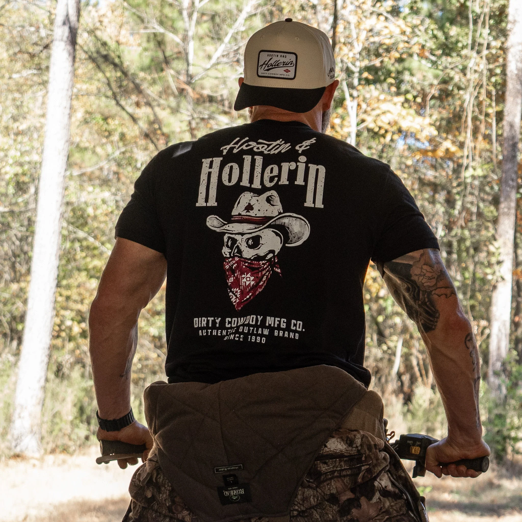 Hootin' And Hollern' Cowboy Skull Men's T-Shirt - Image 13