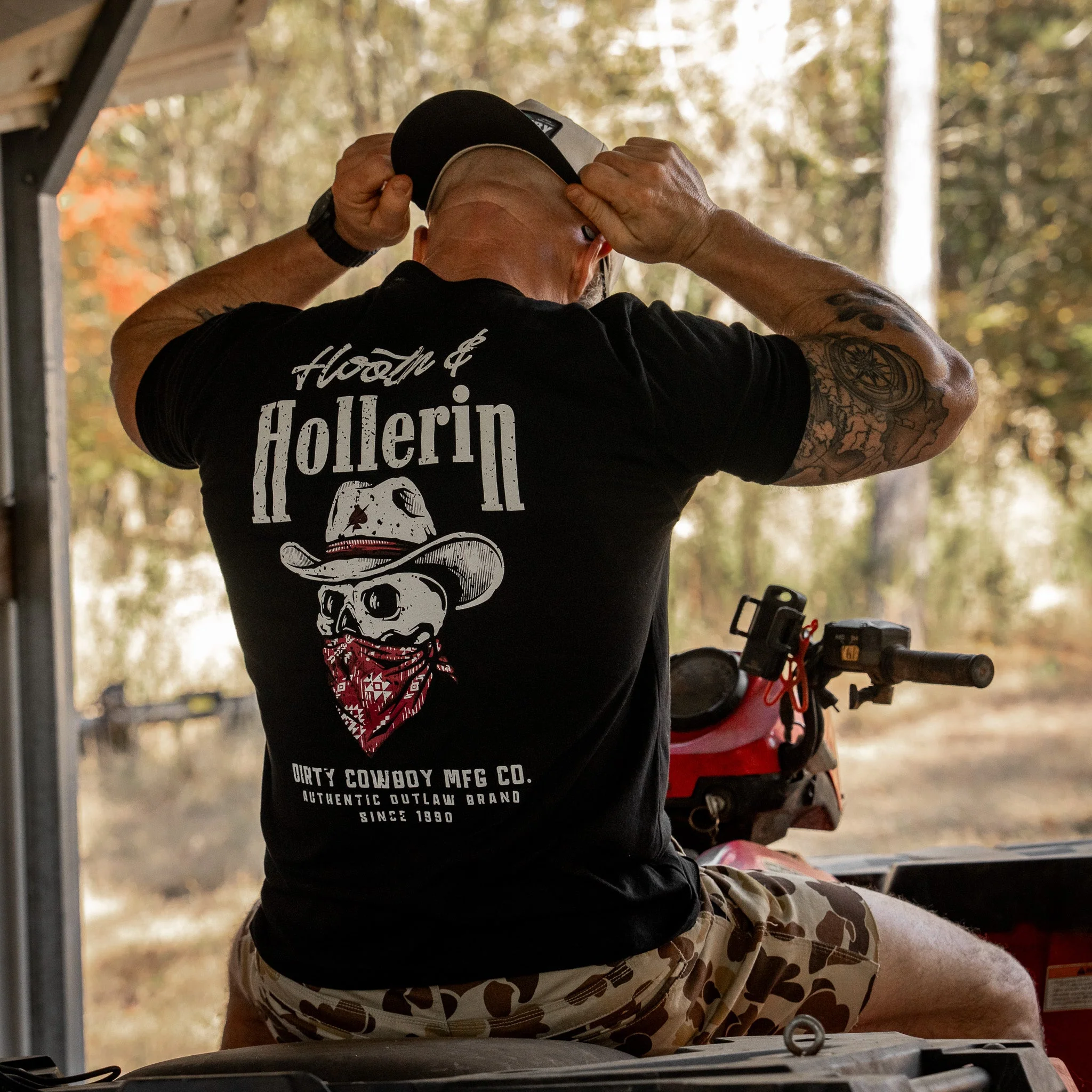 Hootin' And Hollern' Cowboy Skull Men's T-Shirt - Image 5