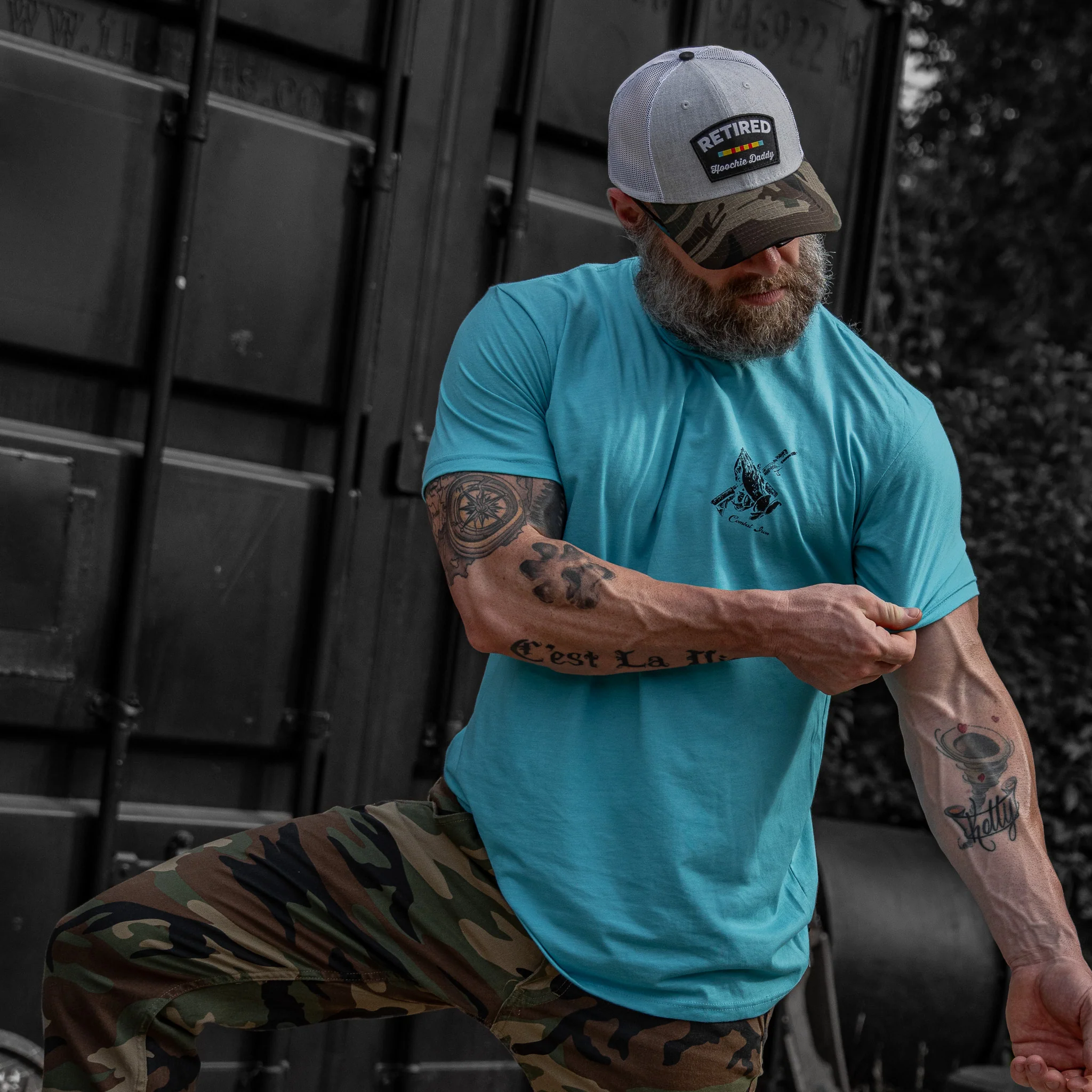 In Guns We Trust Men's T-Shirt - Image 16