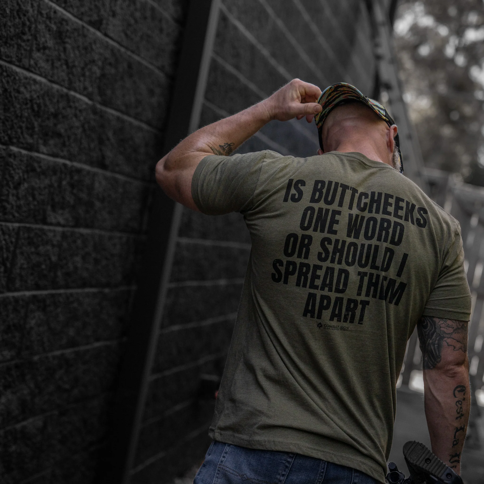 Is Buttcheeks One Word Or Should I Spread Them Apart Men's T-Shirt - Image 10