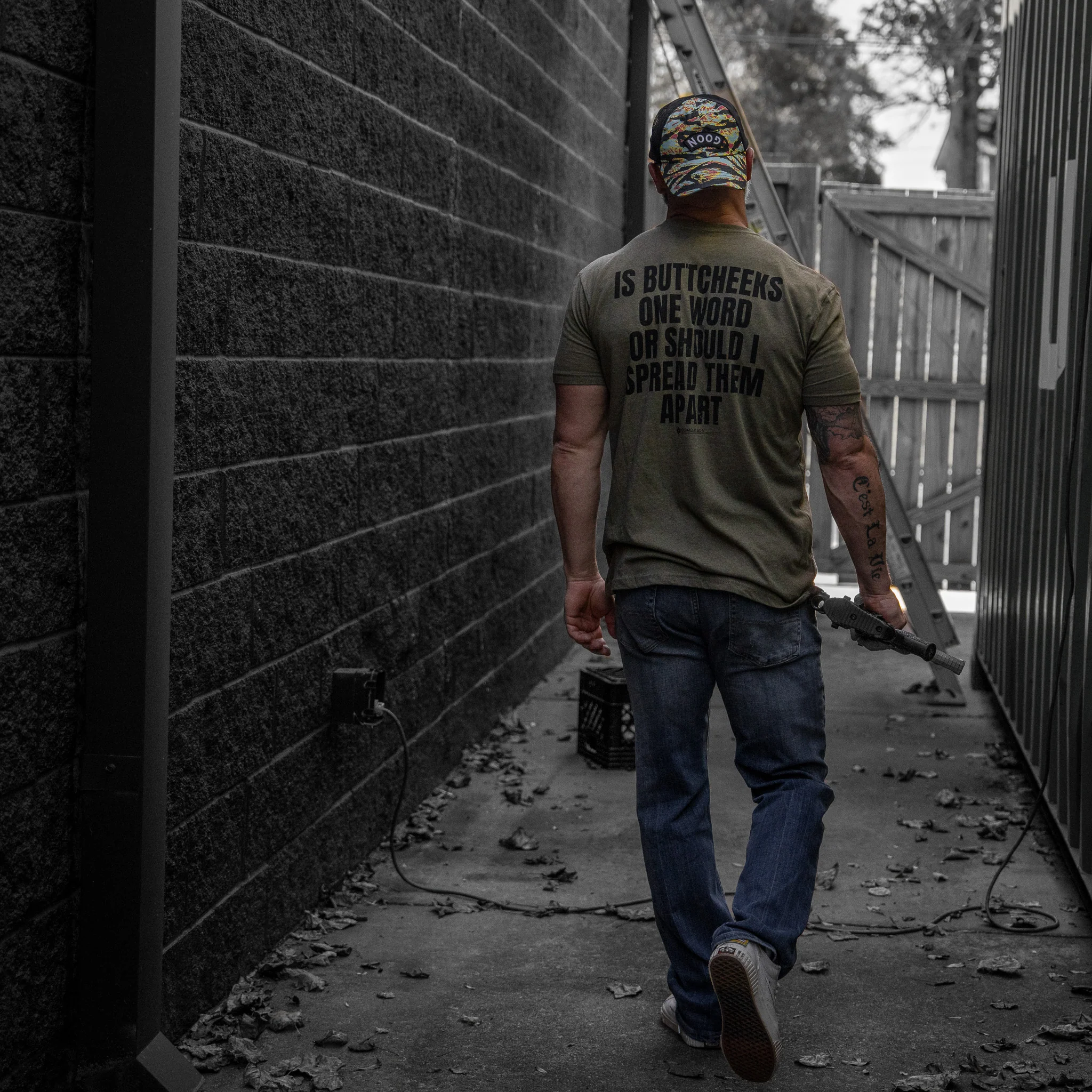 Is Buttcheeks One Word Or Should I Spread Them Apart Men's T-Shirt - Image 12