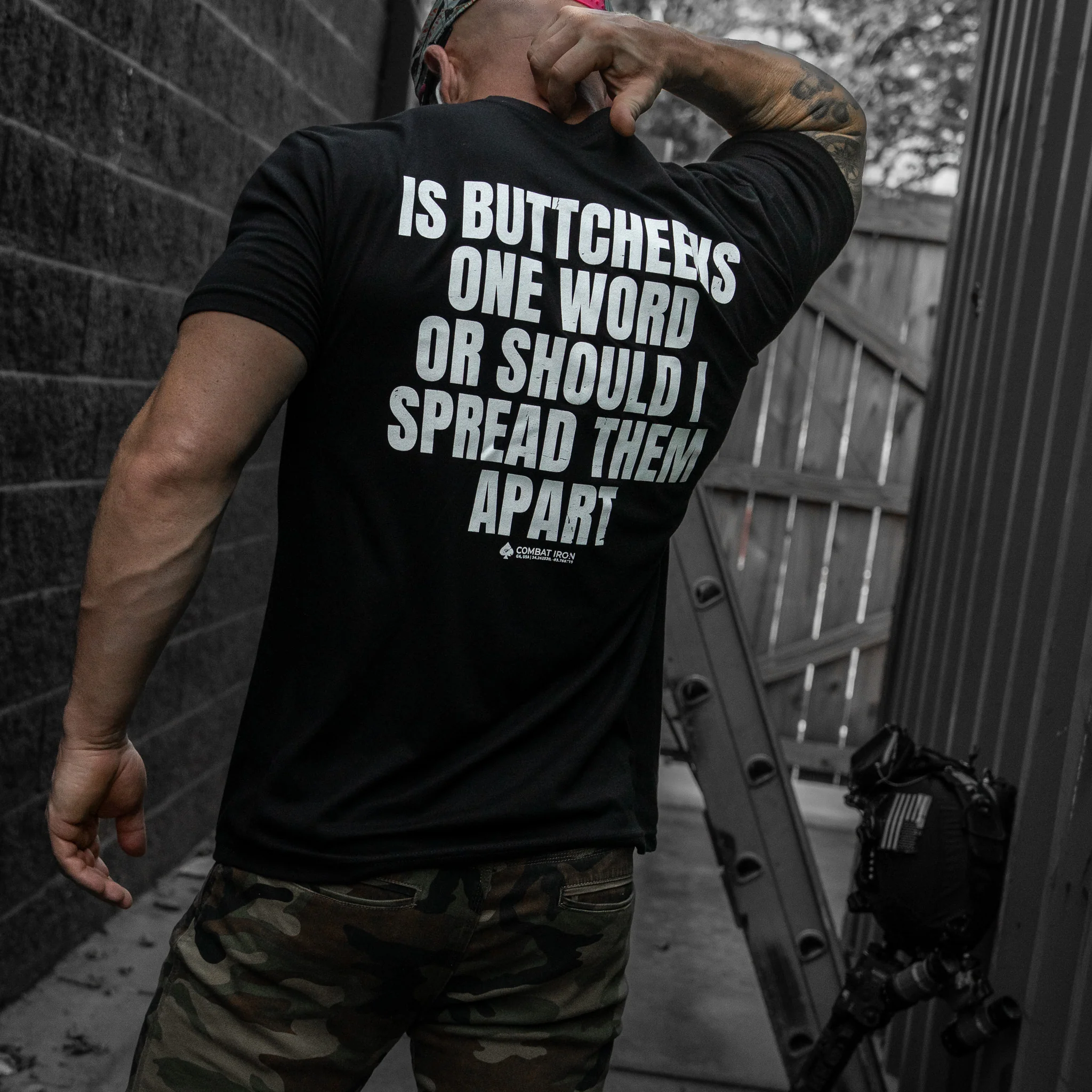 Is Buttcheeks One Word Or Should I Spread Them Apart Men's T-Shirt - Image 4