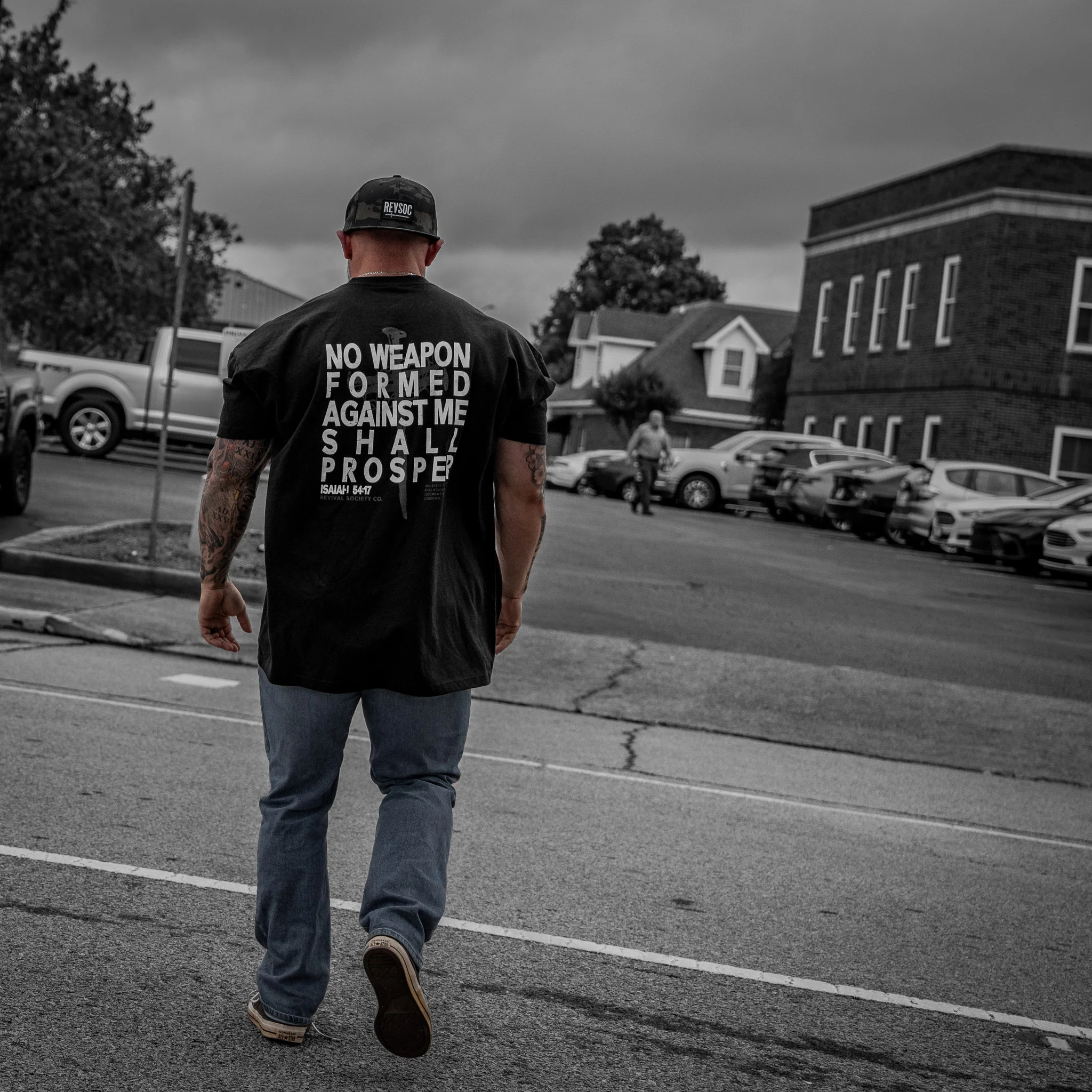 Isiah 54:17 Men's T-Shirt - Image 4