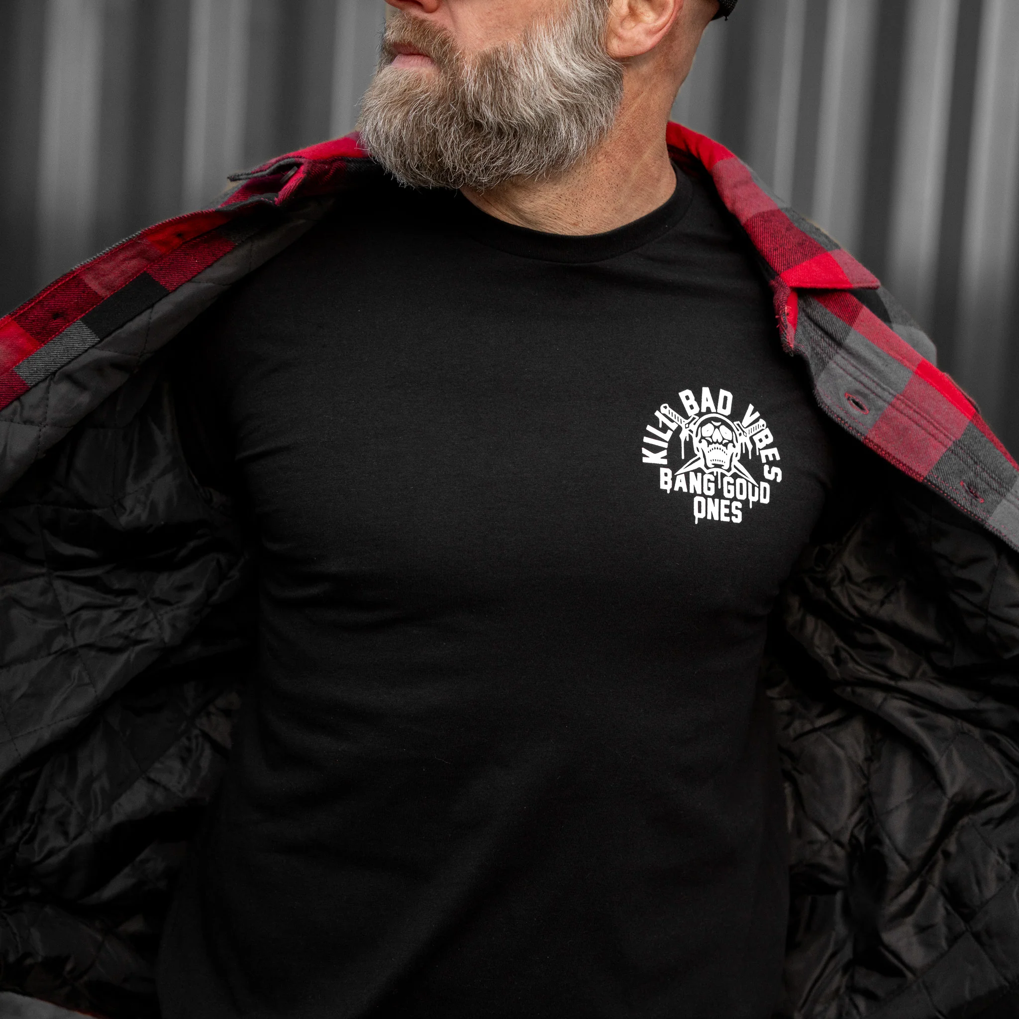 Kill Bad Vibes. Bang Good Ones Skull Men's T-Shirt - Image 10
