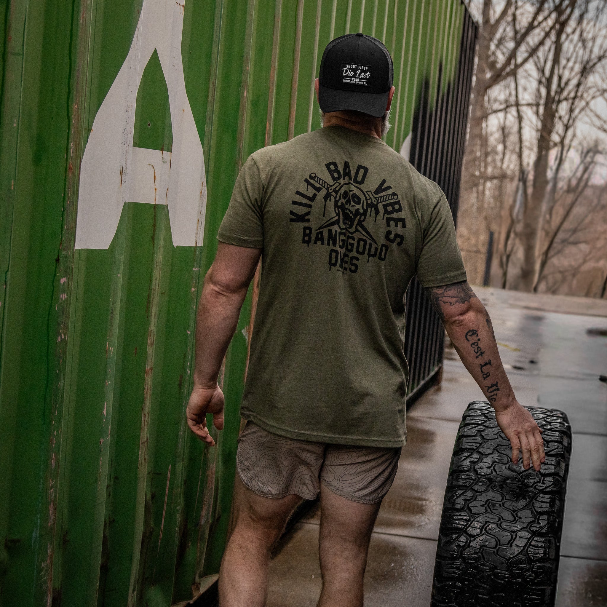 Kill Bad Vibes. Bang Good Ones Skull Men's T-Shirt - Image 14