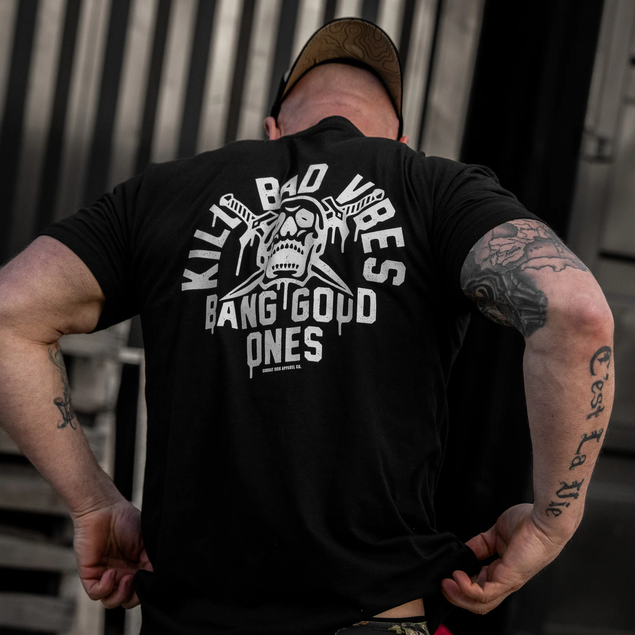 Kill Bad Vibes. Bang Good Ones Skull Men's T-Shirt - Image 8