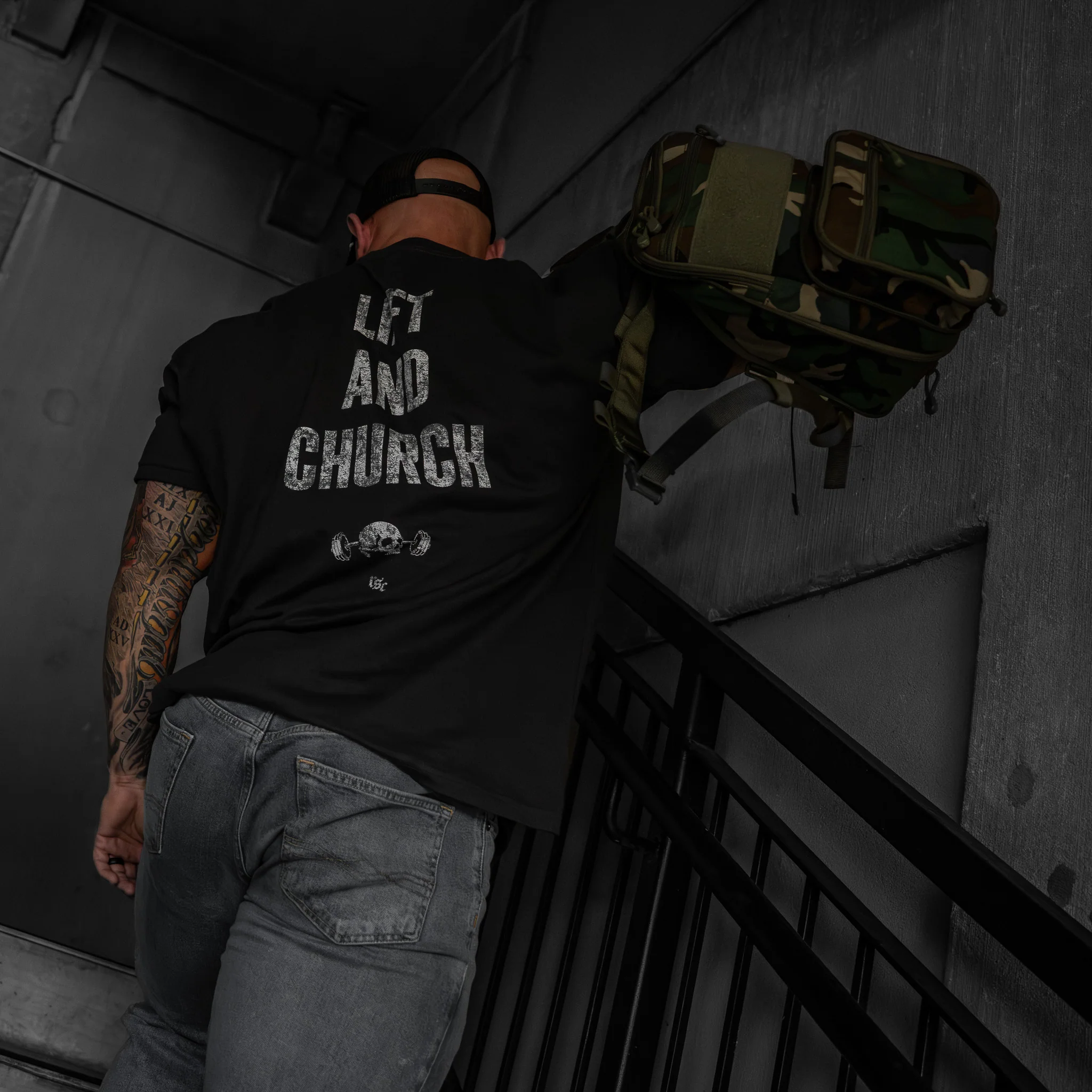 Lift And Church Men's T-Shirt - Image 4