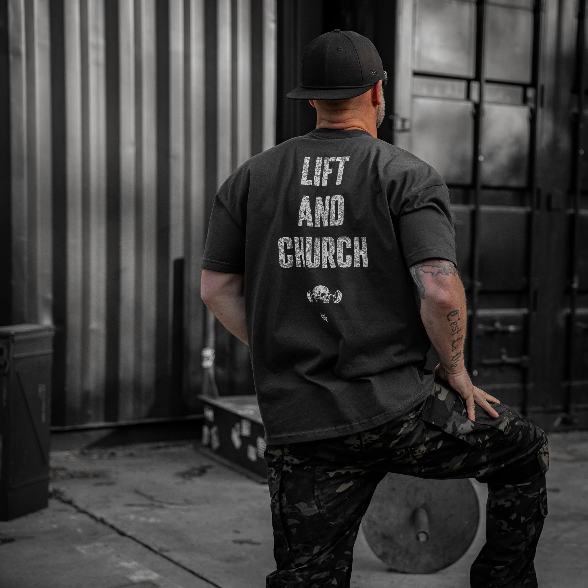 Lift And Church Men's T-Shirt - Image 9