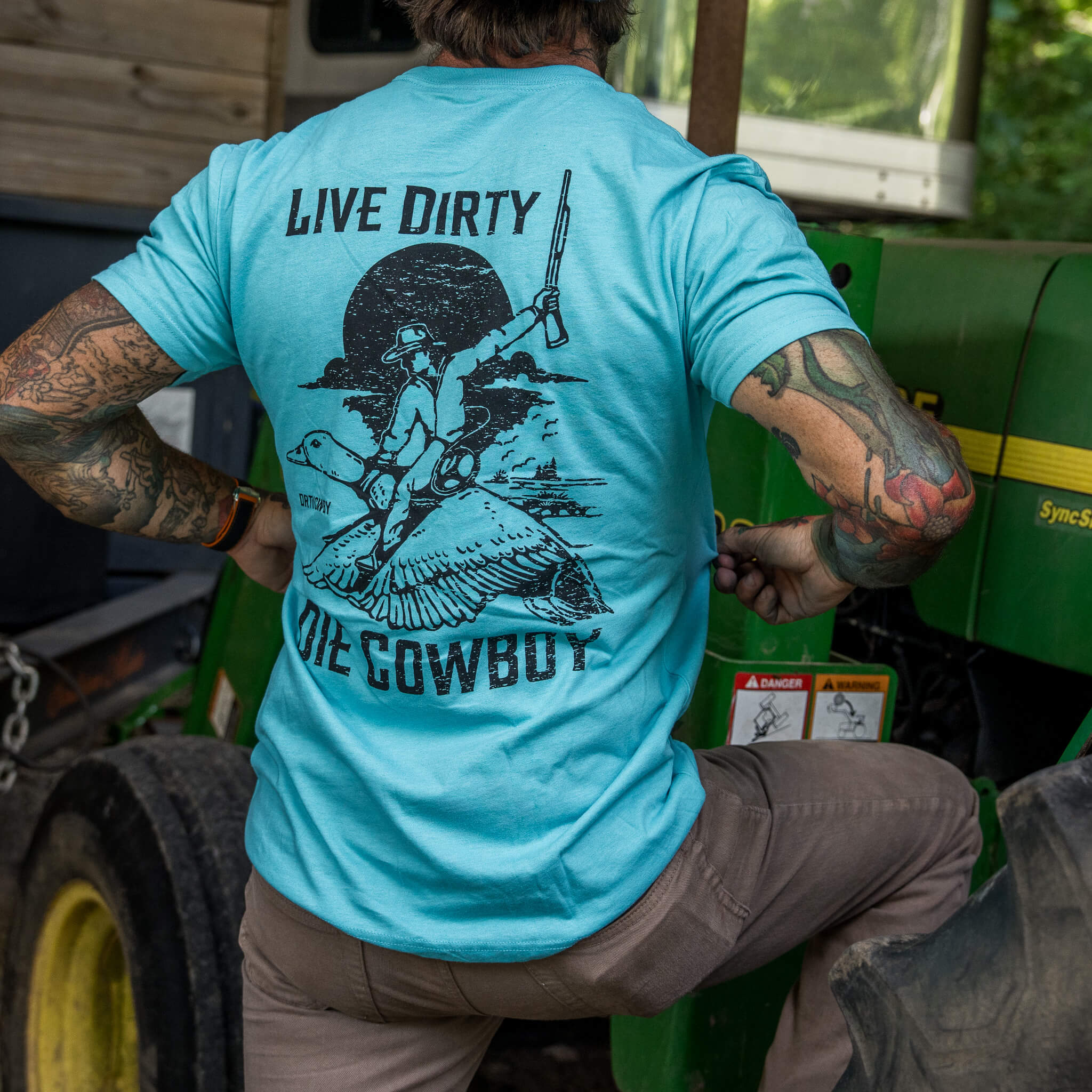 Live Dirty. Die Cowboy Men's T-Shirt - Image 11