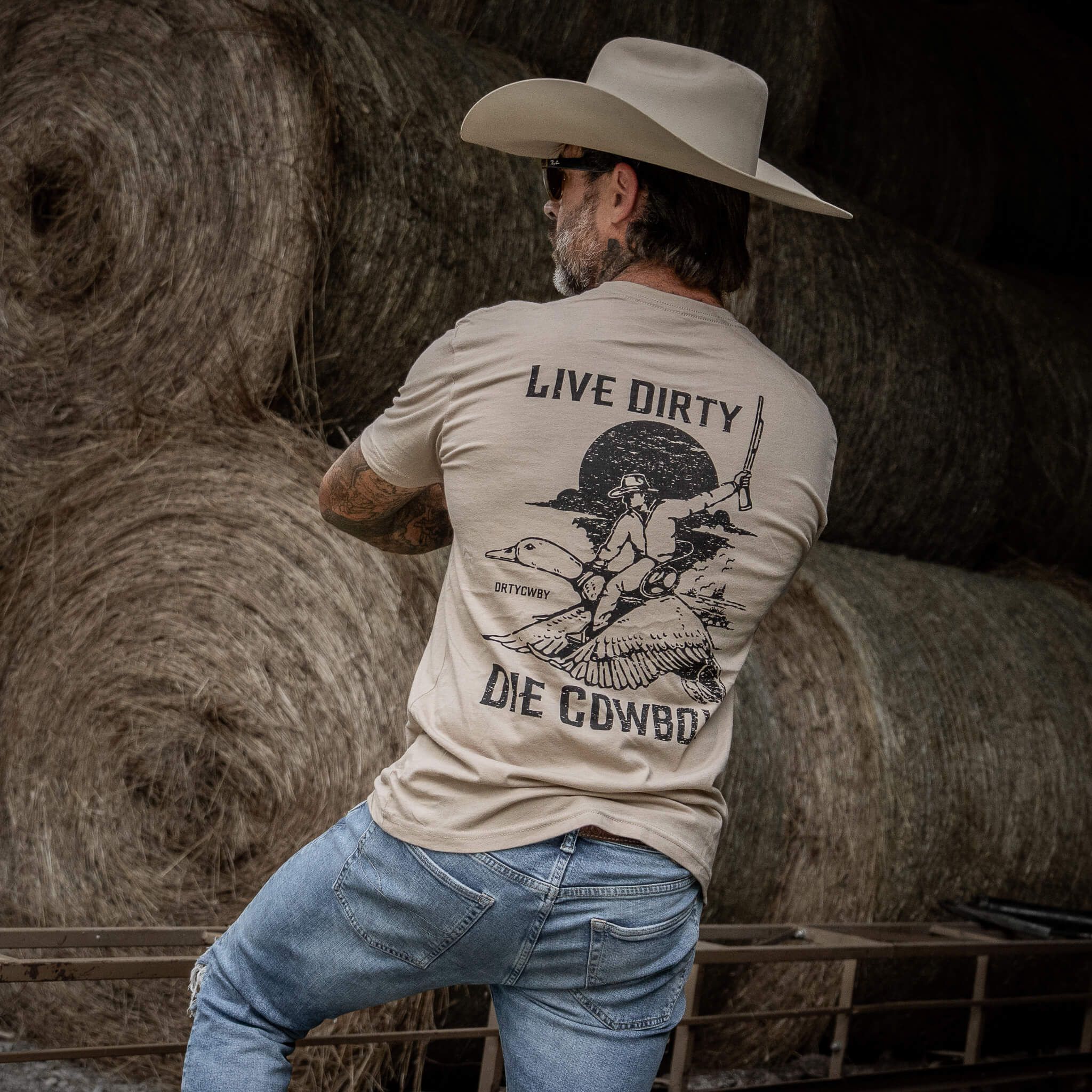 Live Dirty. Die Cowboy Men's T-Shirt - Image 5