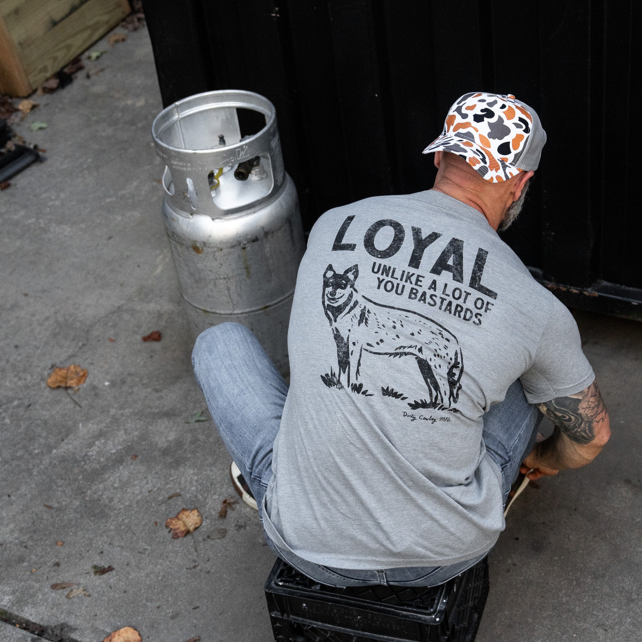 Loyal Unlike A Lot Of You Bastards Dog Men's T-Shirt - Image 9