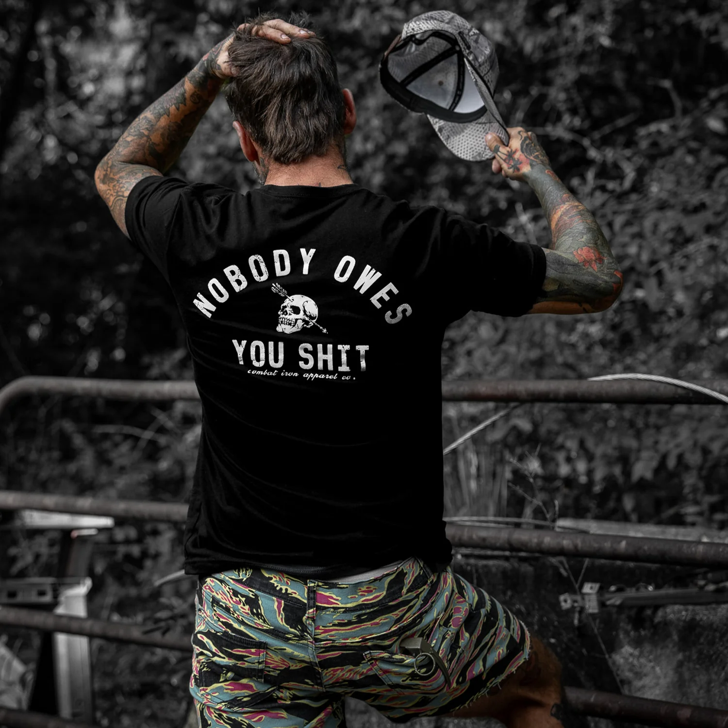Nobody Owes You Shit Skull Men's T-Shirt - Image 4