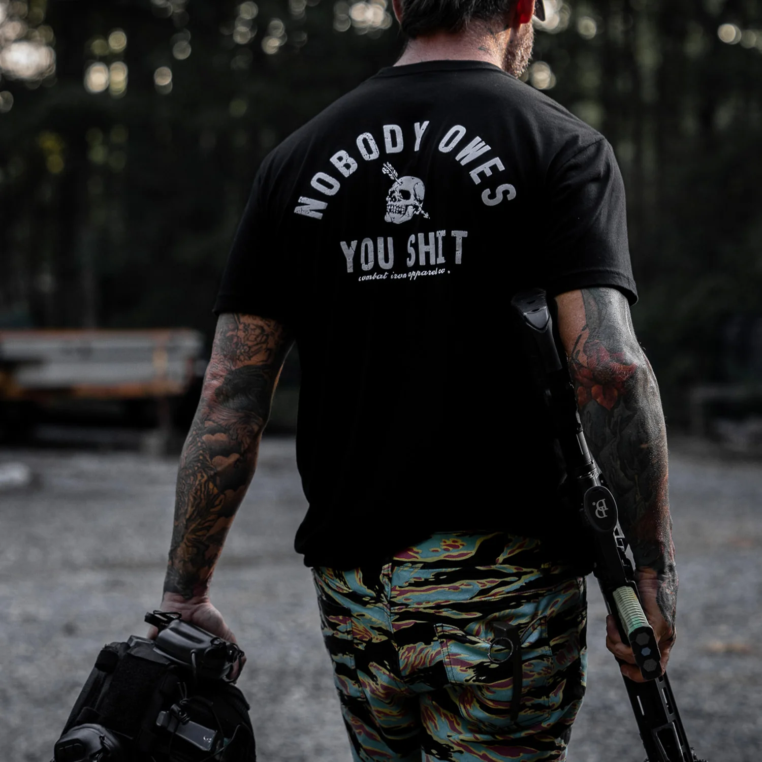 Nobody Owes You Shit Skull Men's T-Shirt - Image 6