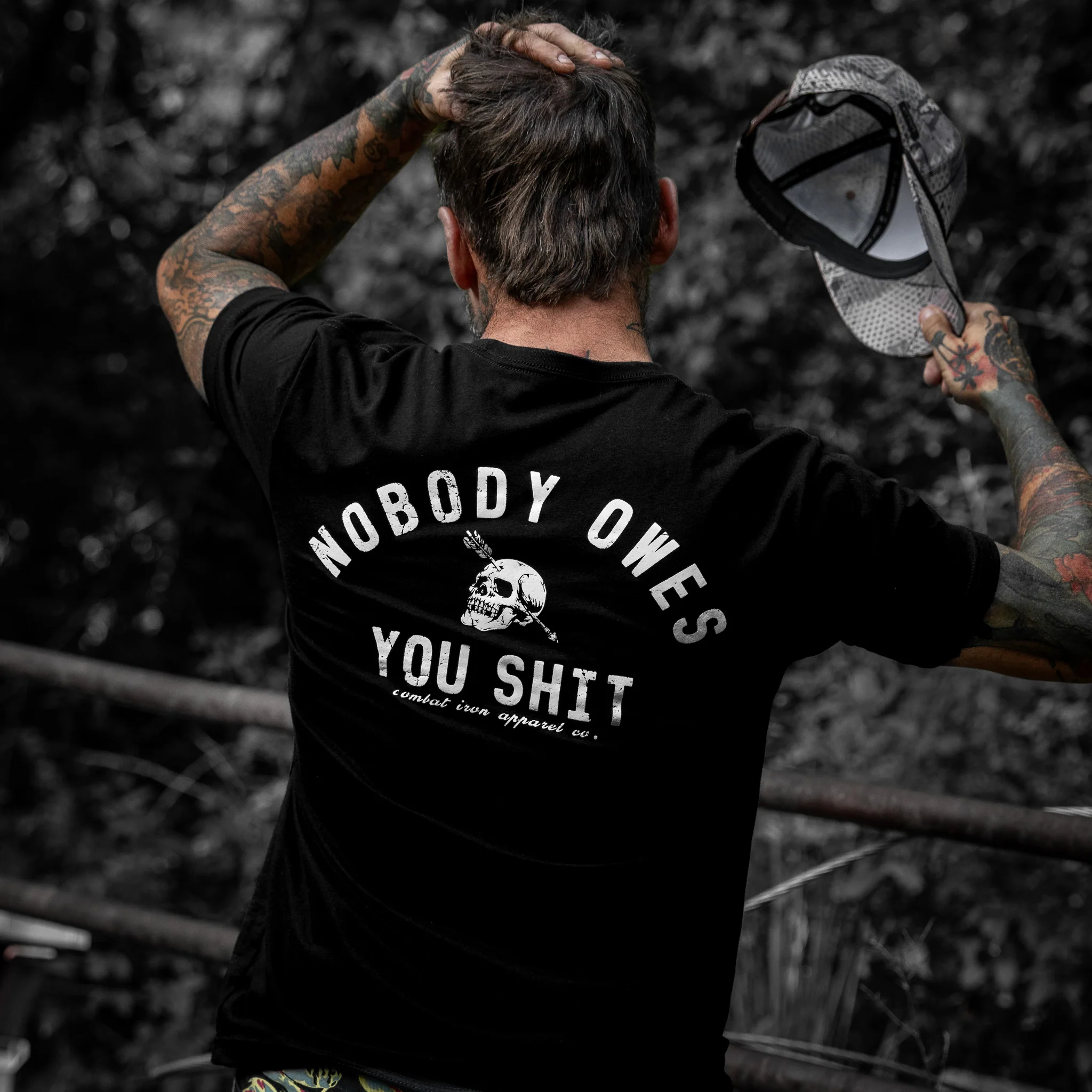 Nobody Owes You Shit Skull Men's T-Shirt - Image 7
