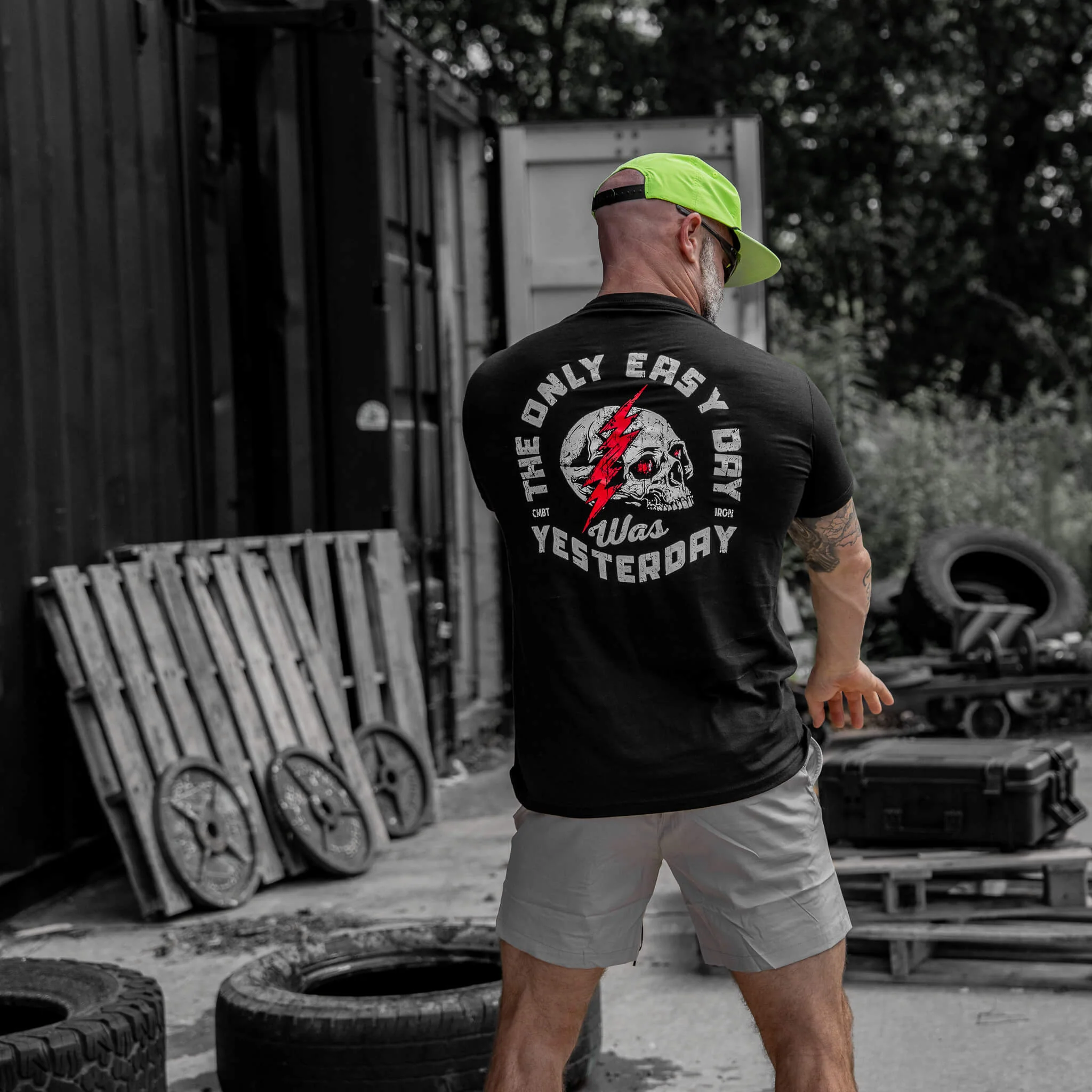 Only Easy Day Was Yesterday Skull Men's T-Shirt - Image 3