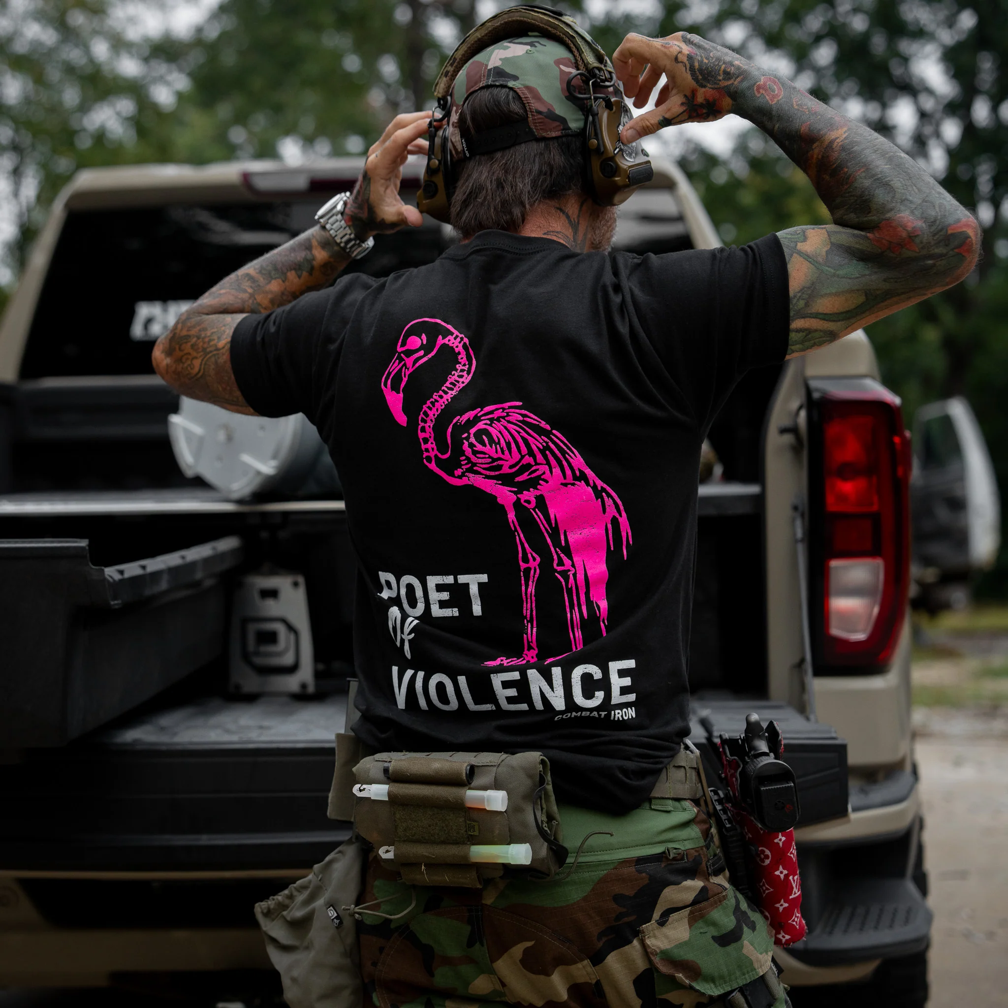 Poet Of Violence Men's T-Shirt - Image 7