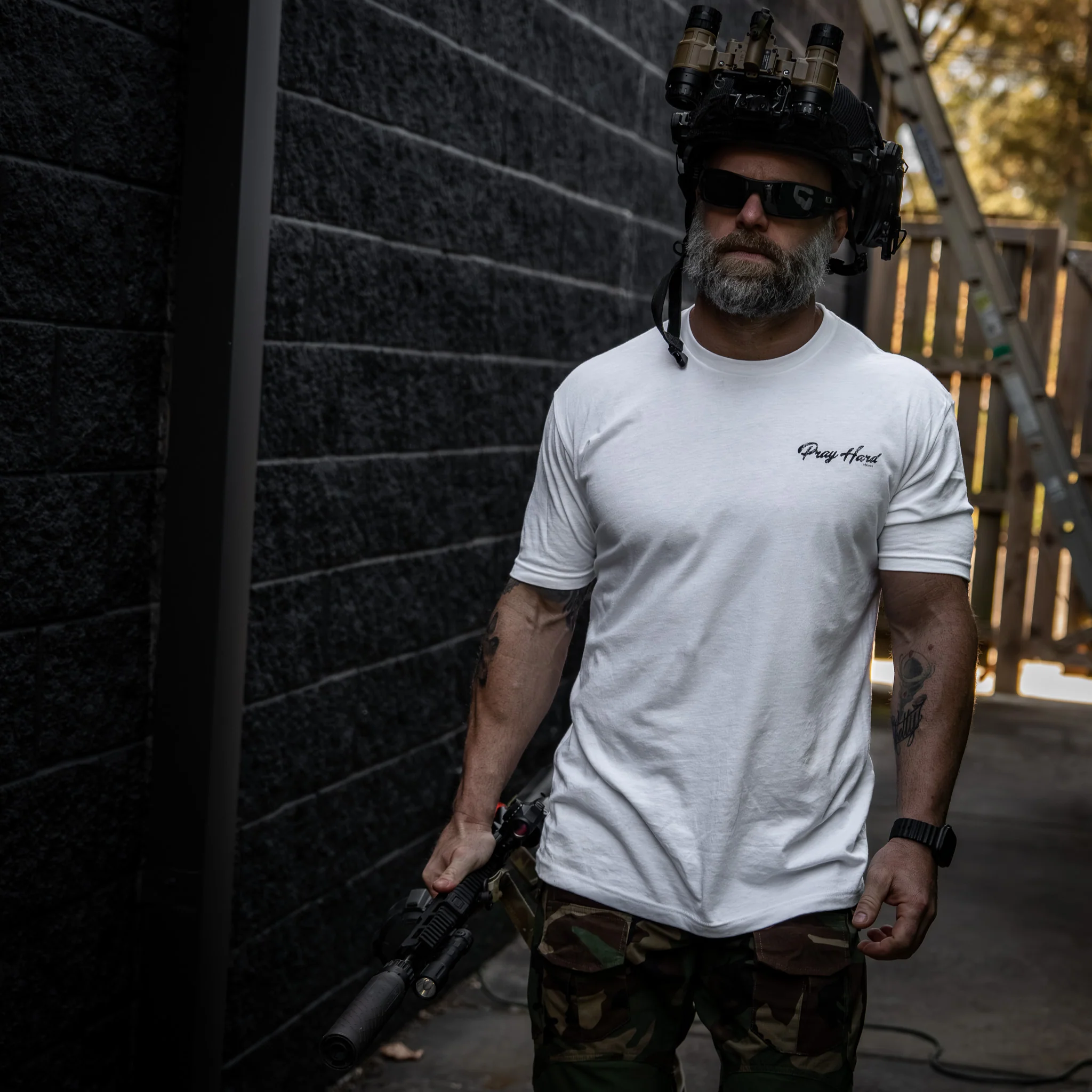 Pray Hard Men's T-Shirt - Image 10