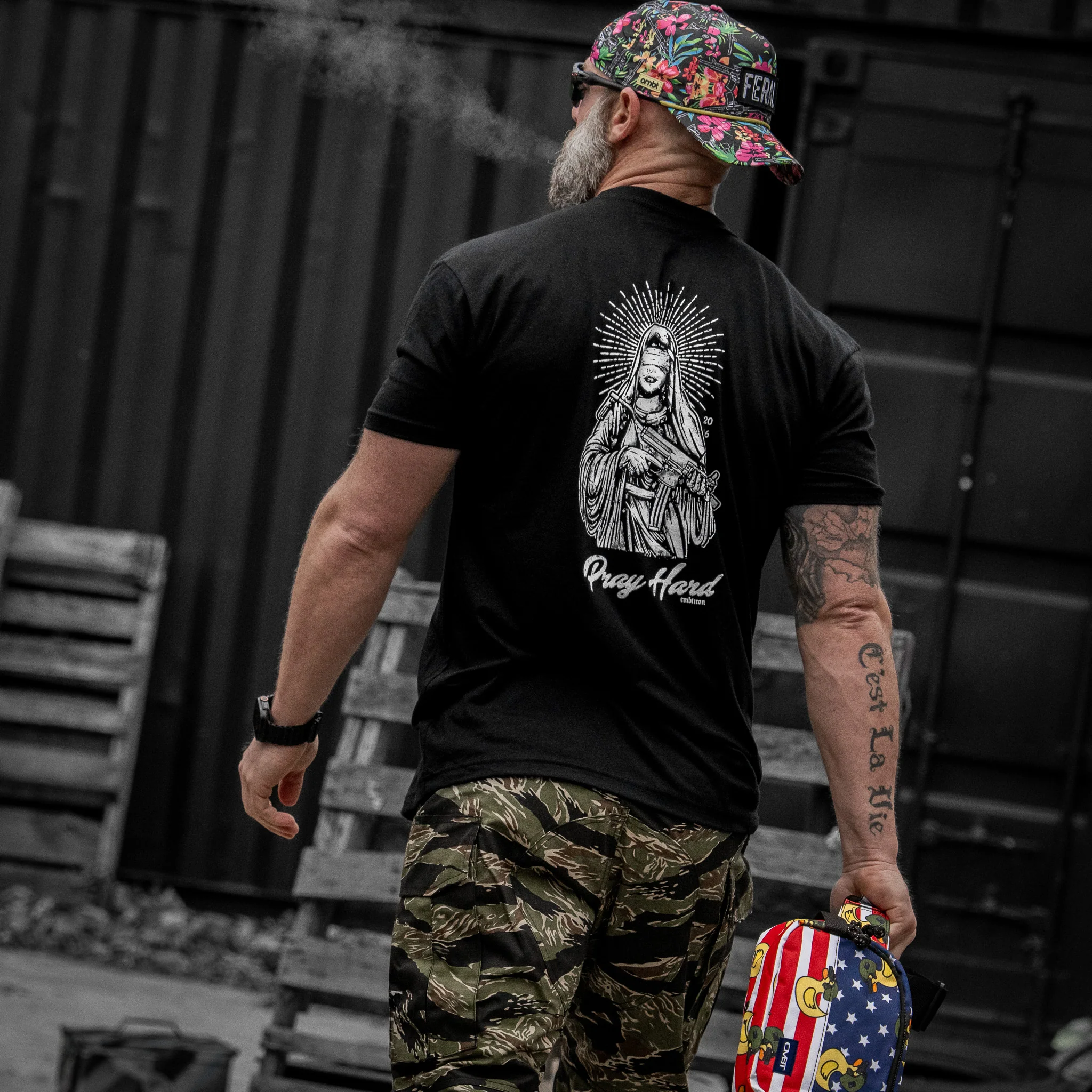 Pray Hard Men's T-Shirt - Image 11