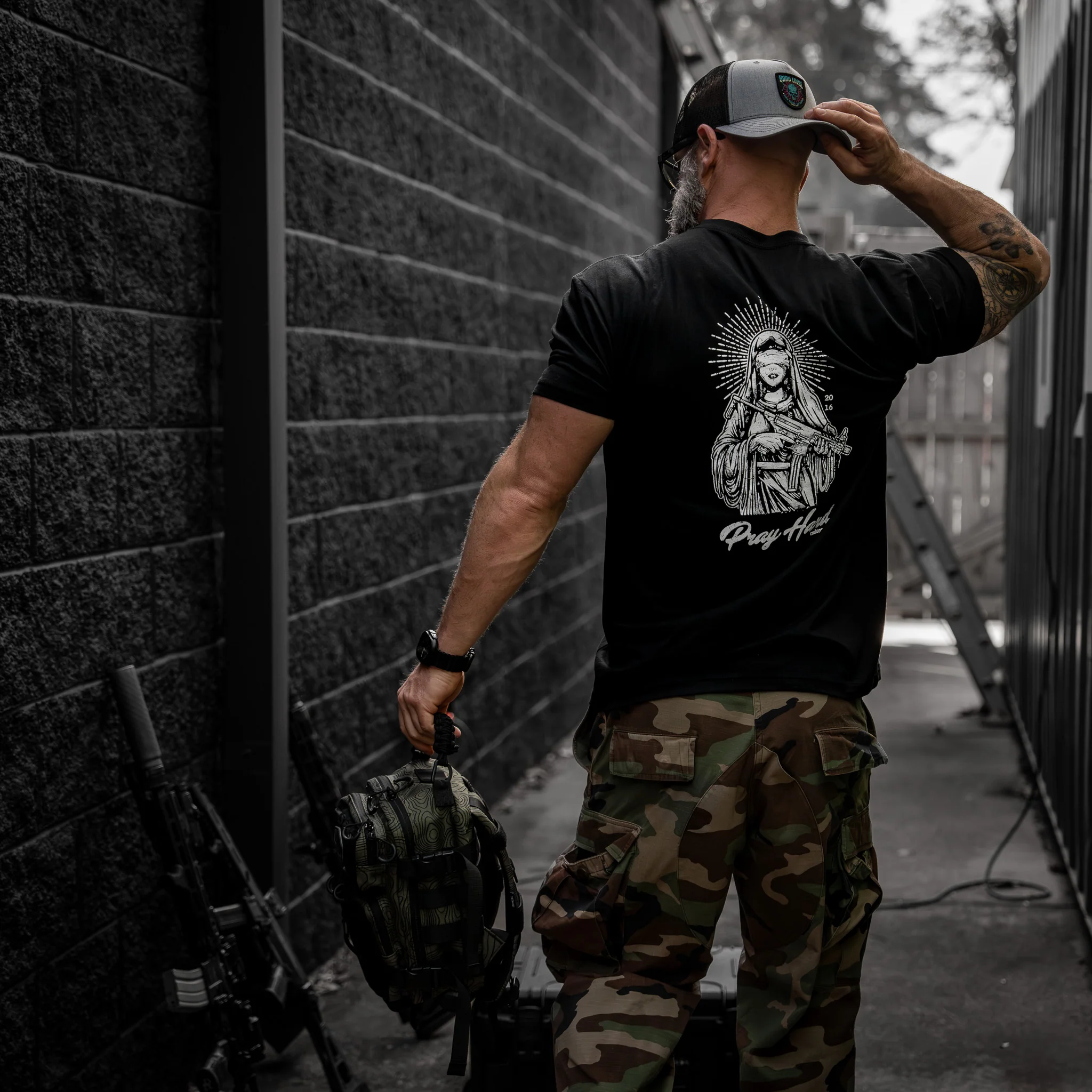 Pray Hard Men's T-Shirt - Image 13