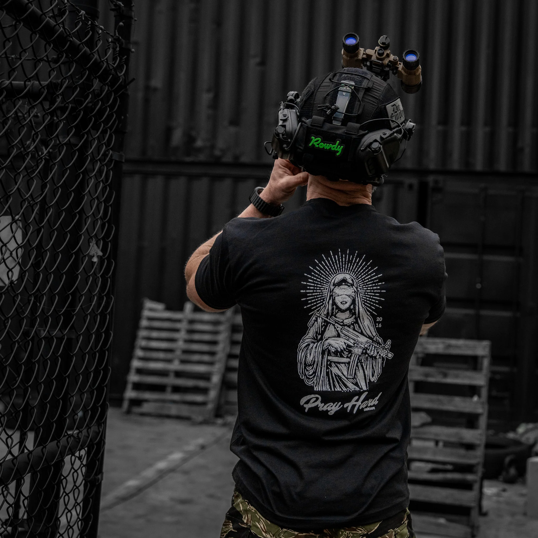 Pray Hard Men's T-Shirt - Image 15