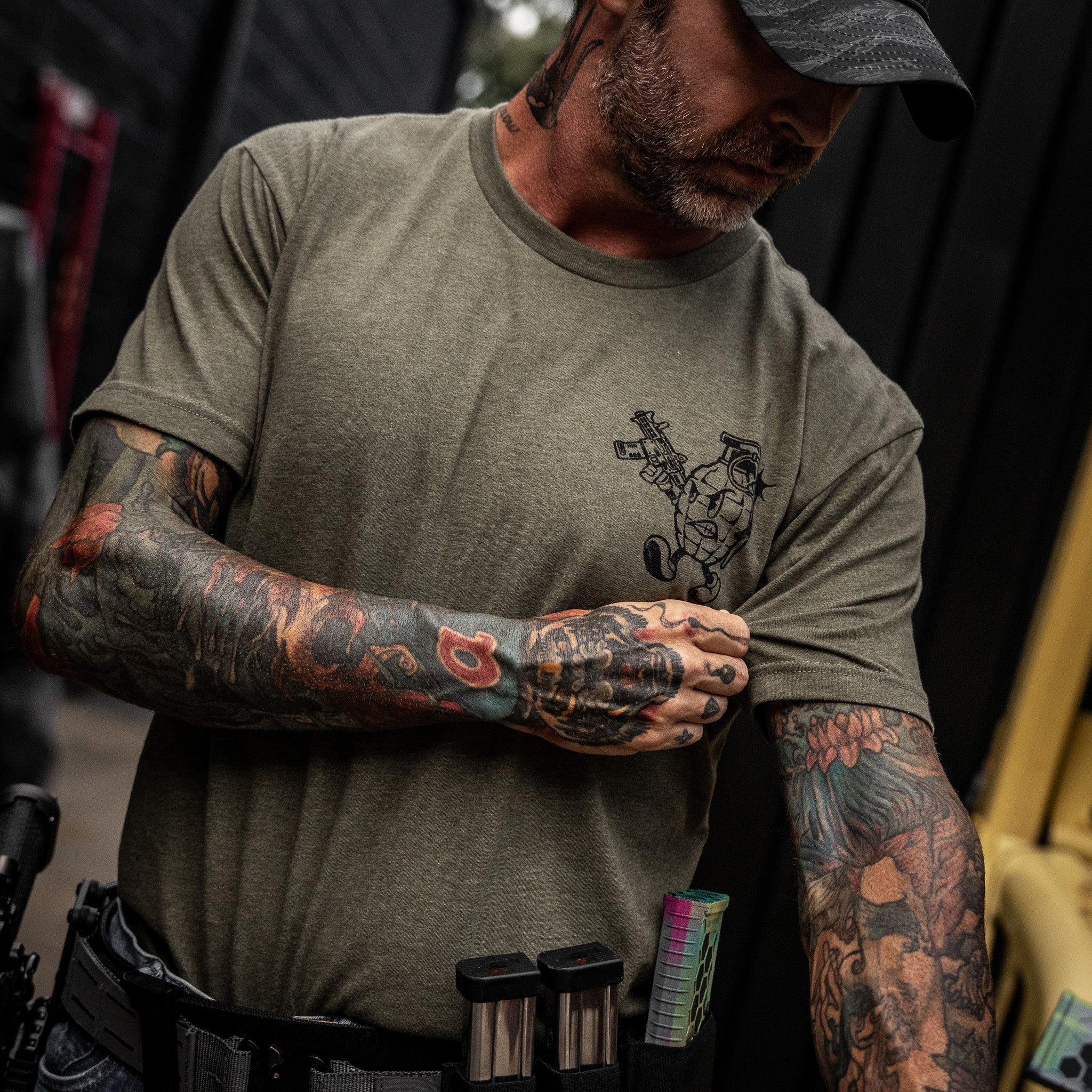 Pull Out And Pray Men's T-Shirt - Image 14