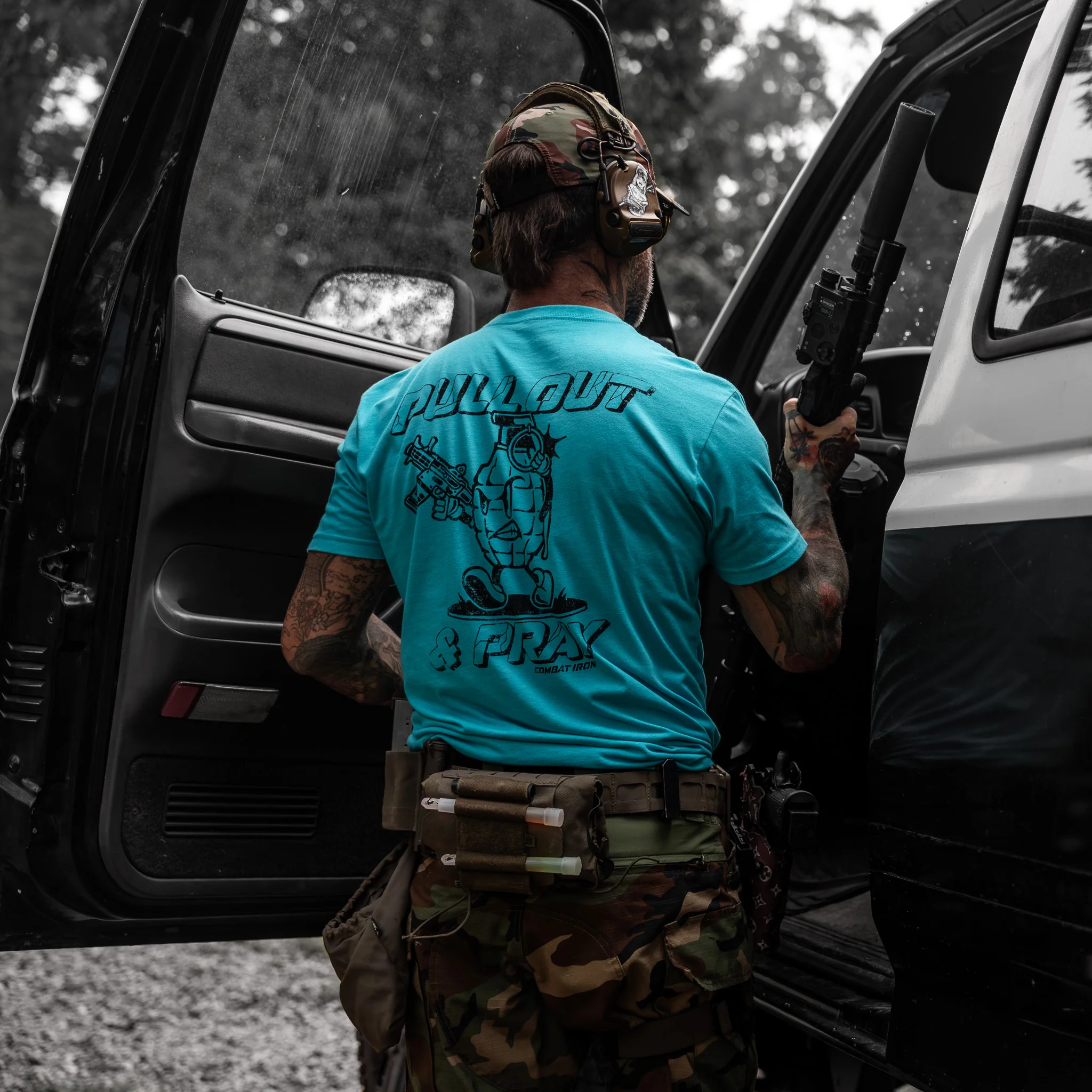 Pull Out And Pray Men's T-Shirt - Image 19