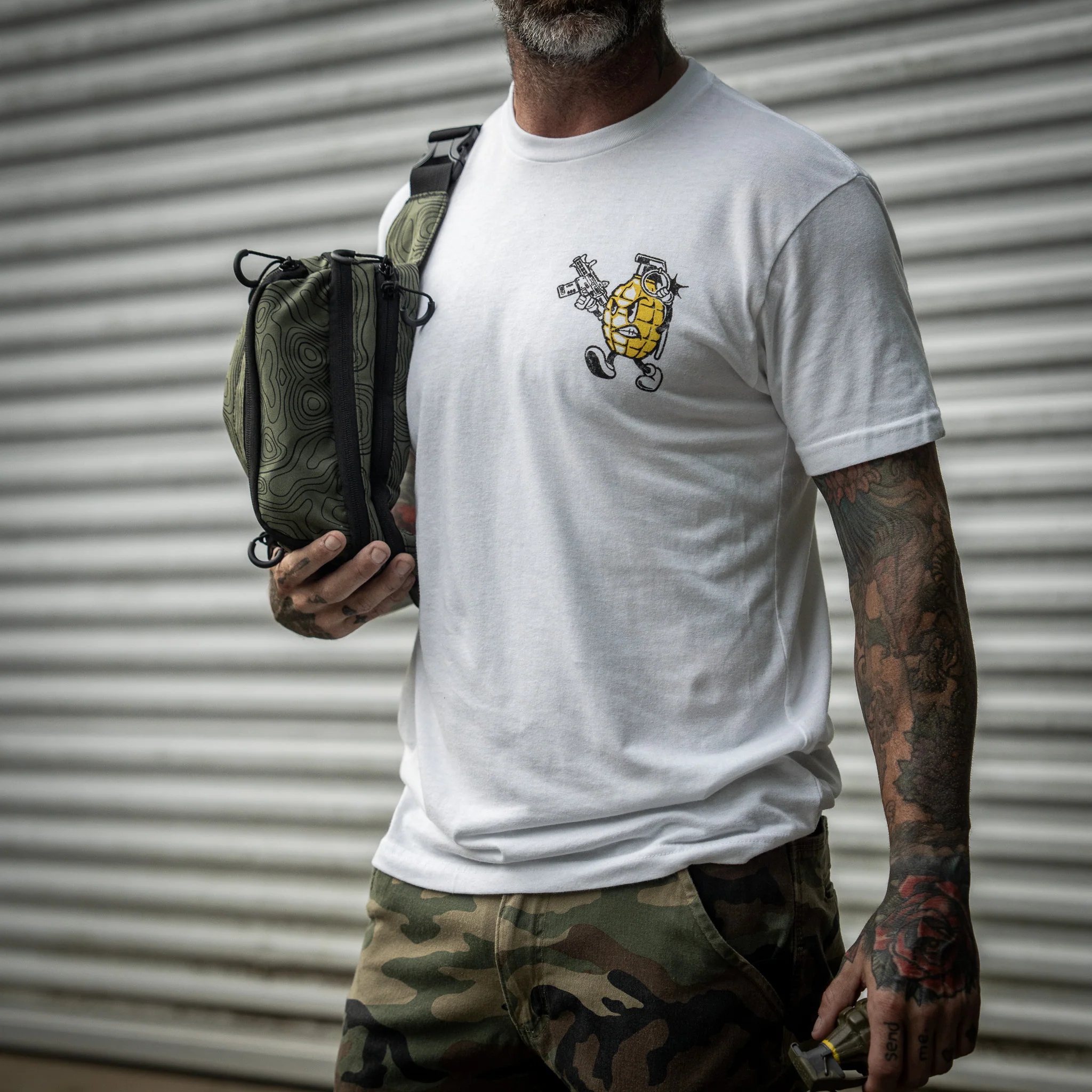 Pull Out And Pray Men's T-Shirt - Image 5